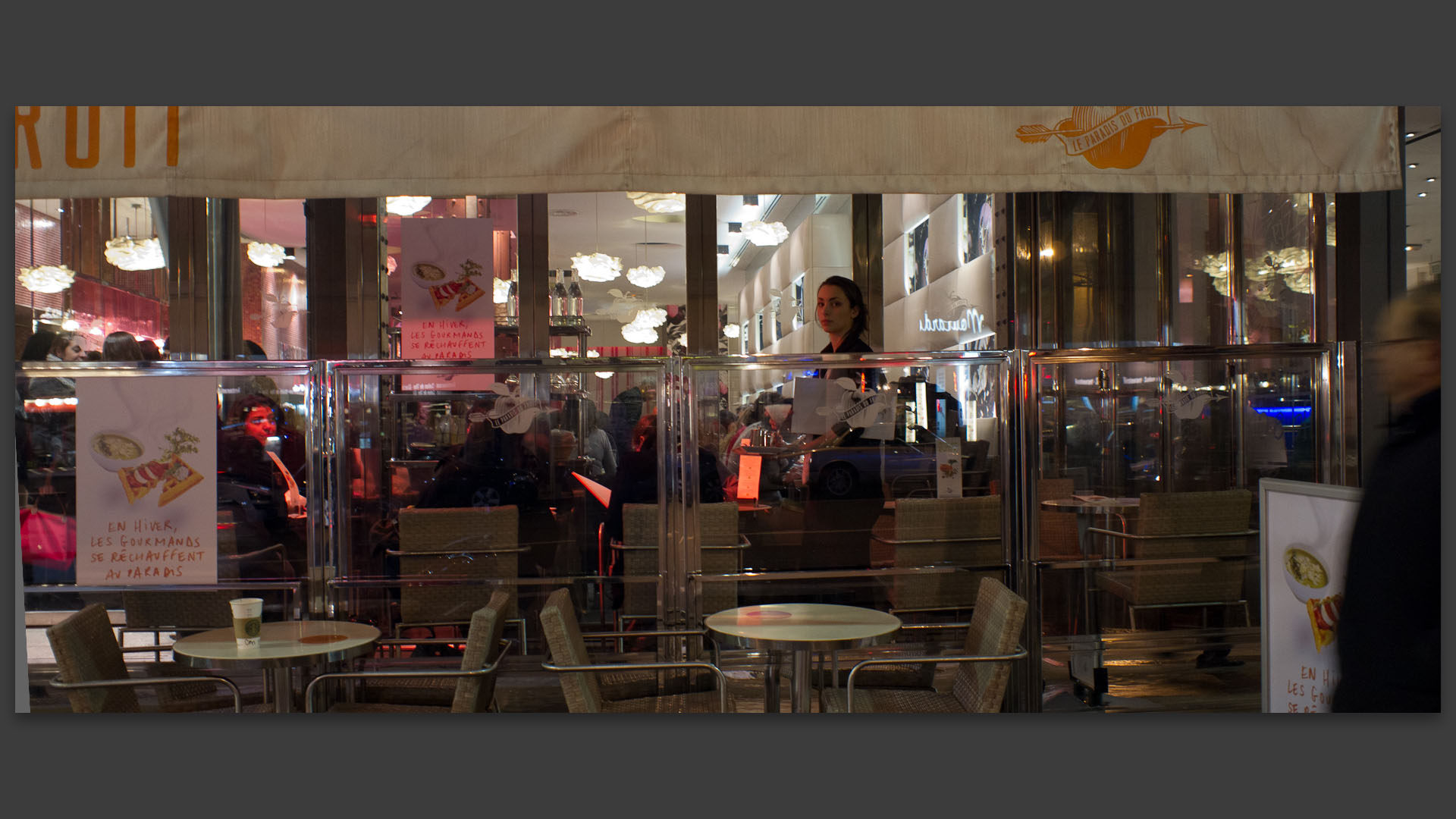 Au Paradis du fruit, boulevard des Italiens, à Paris.