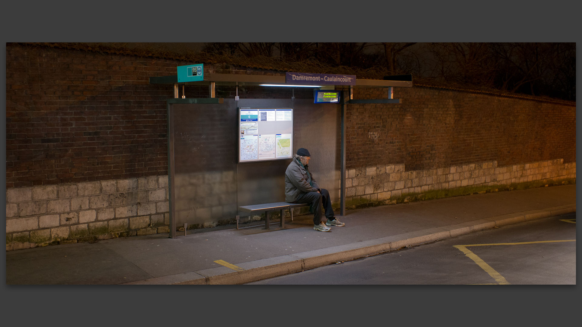 Station d'autobus Damrémont-Caulaincourt, à Paris.