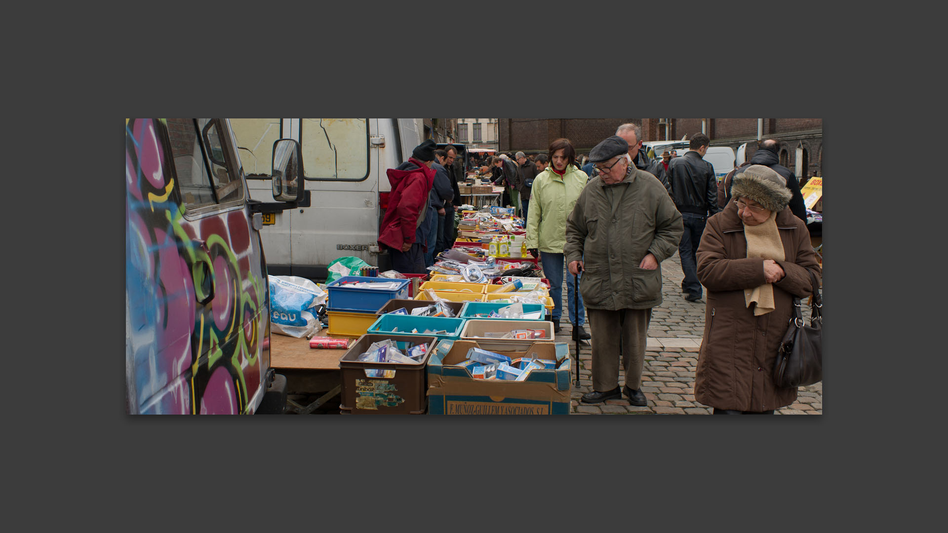 Au marché de Wazemmes, parvis de Champ de la Croix, à Lille.