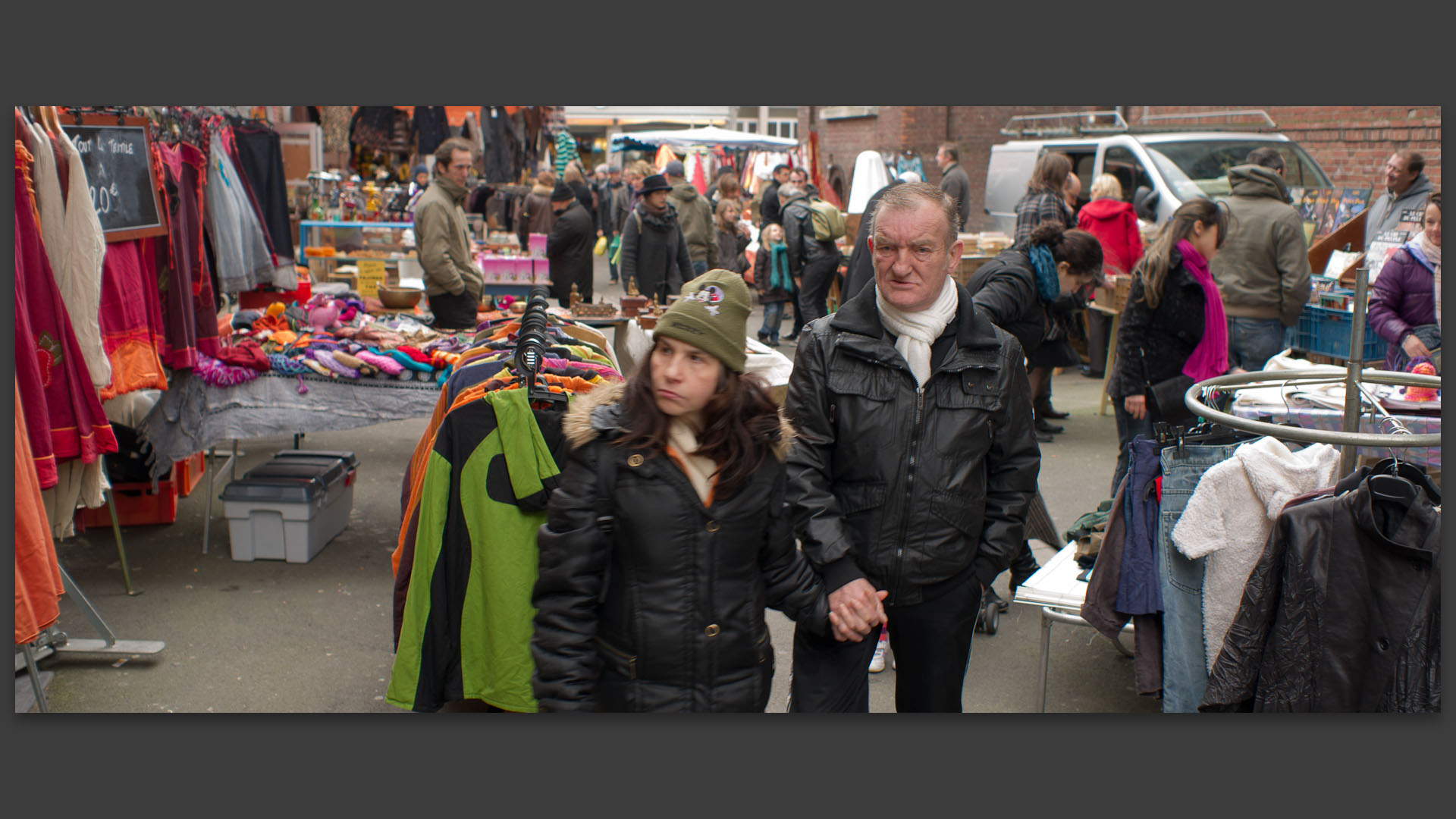 Au marché de Wazemmes, parvis de Champ de la Croix, à Lille.