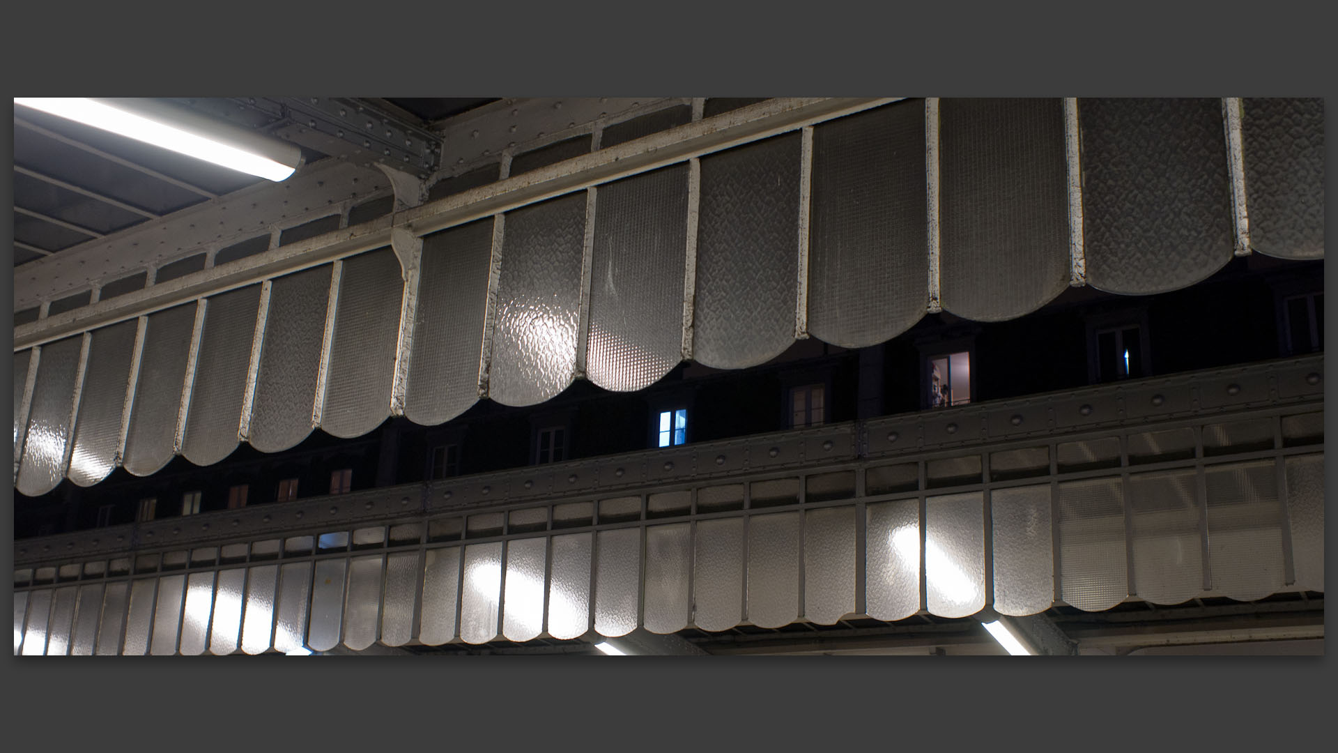 Station de métro Barbès-Rochechouart, à Paris.