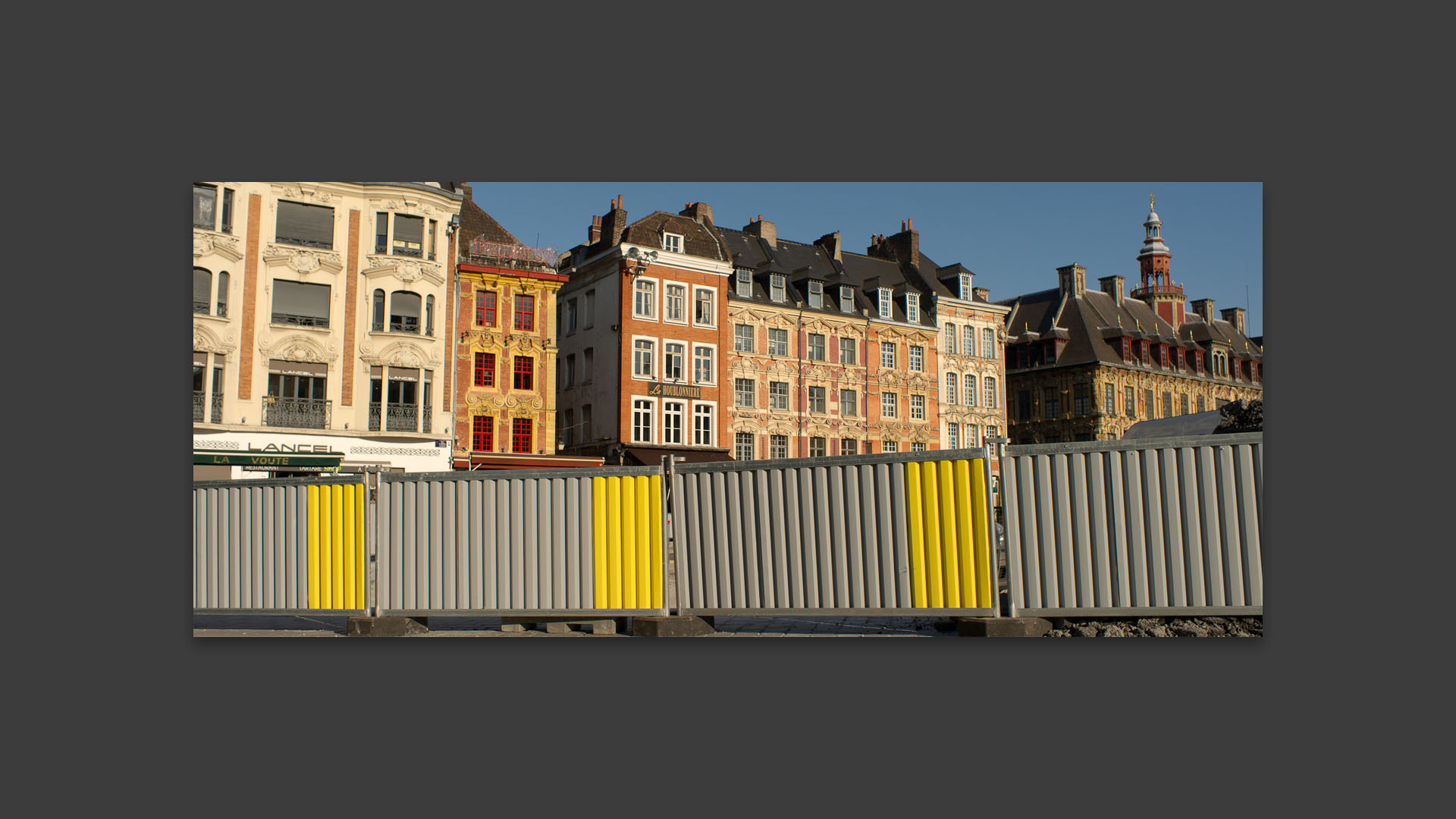 Travaux, place du Général-de-Gaulle, à Lille.