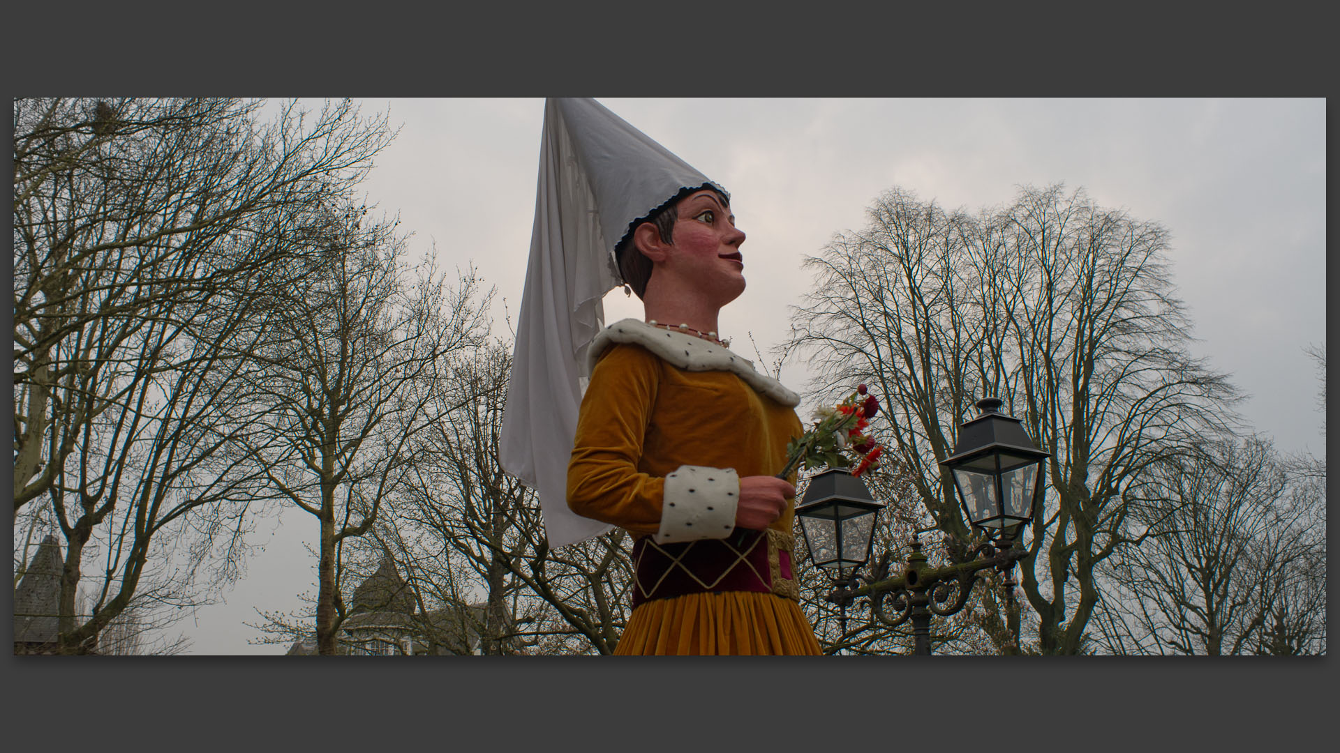 Géant dans le défilé du carnaval de Croix.