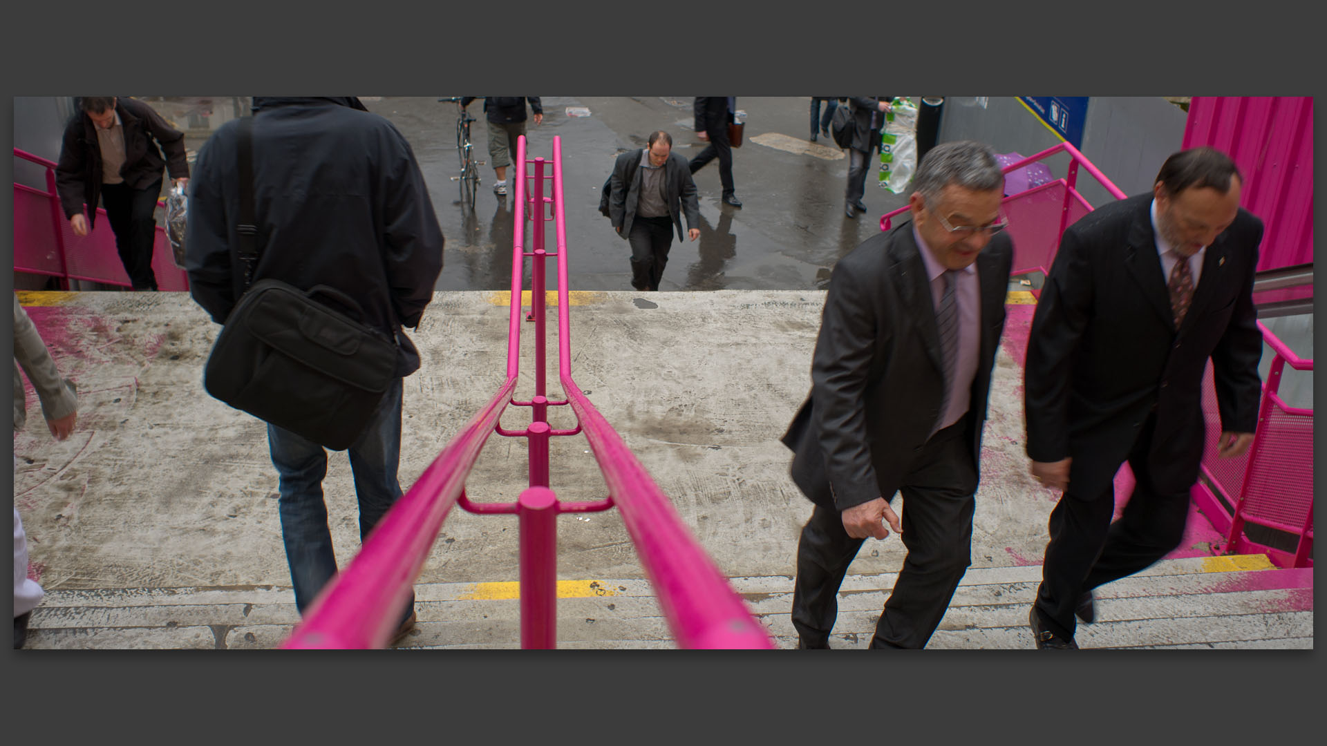 Escalier, gare Saint-Lazare, à Paris.