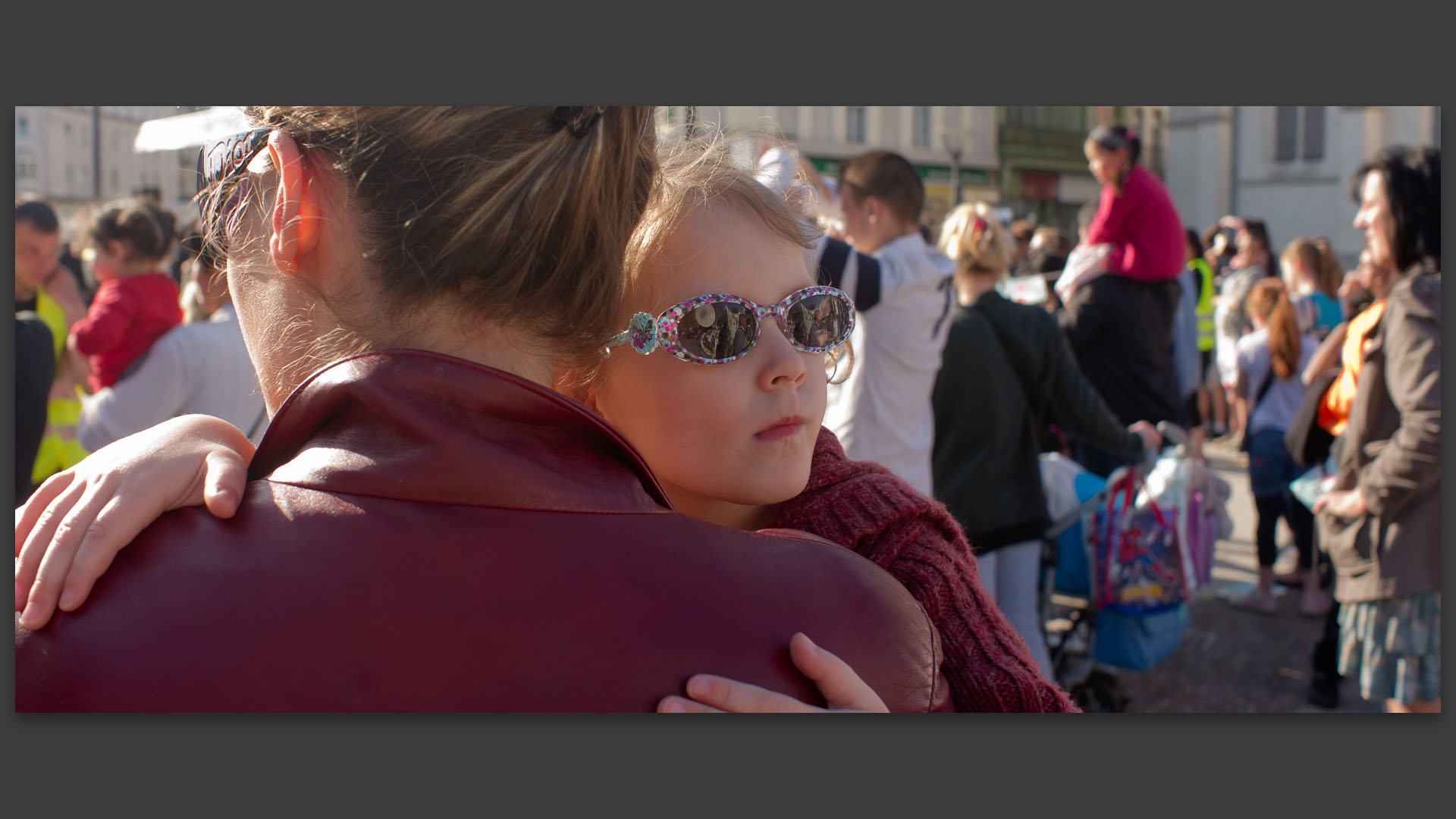 Pendant le carnaval de Roubaix, sur la Grand Place.