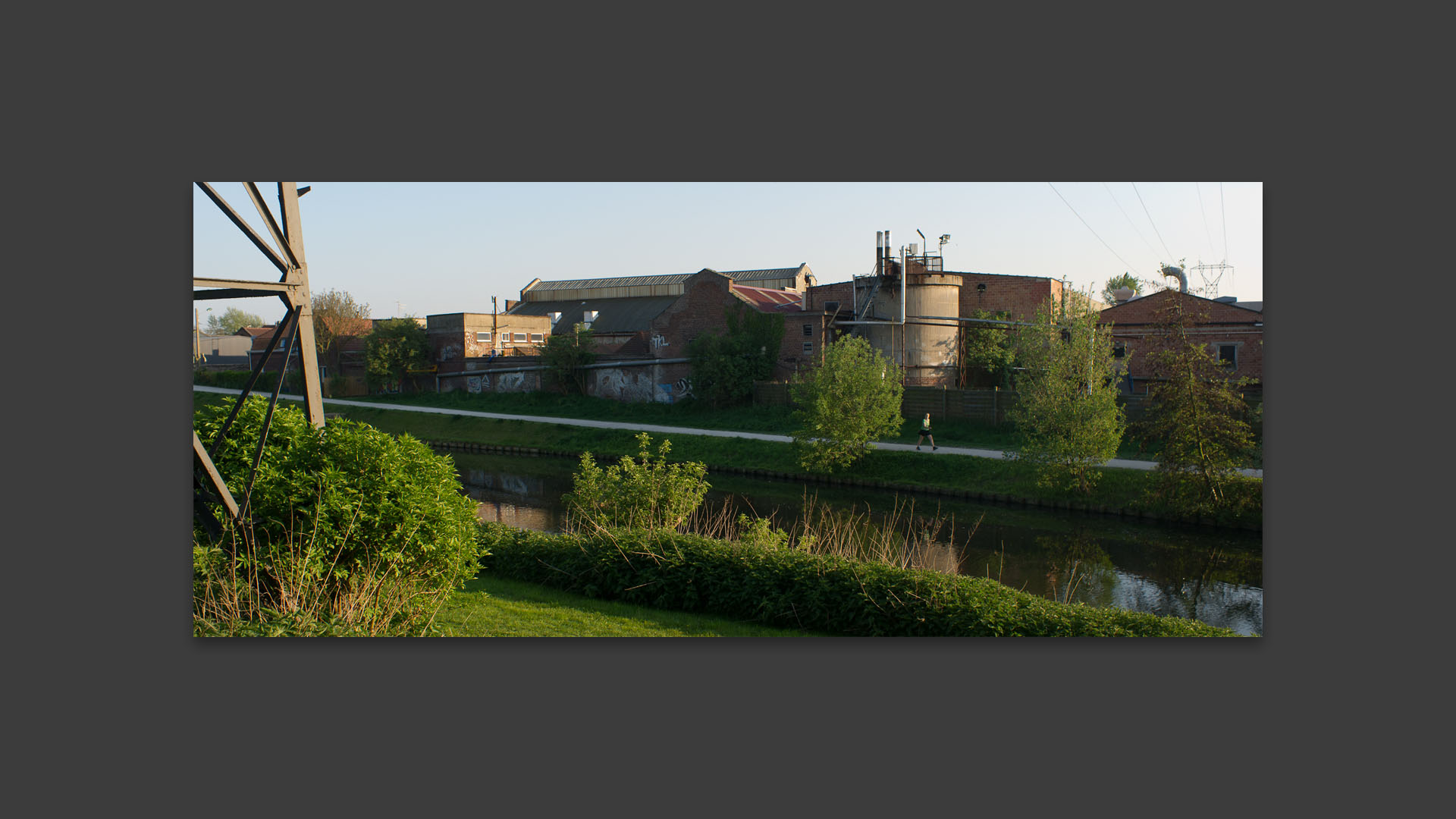 Le canal de Roubaix devant la ferme Dehaudt, à Wasquehal.