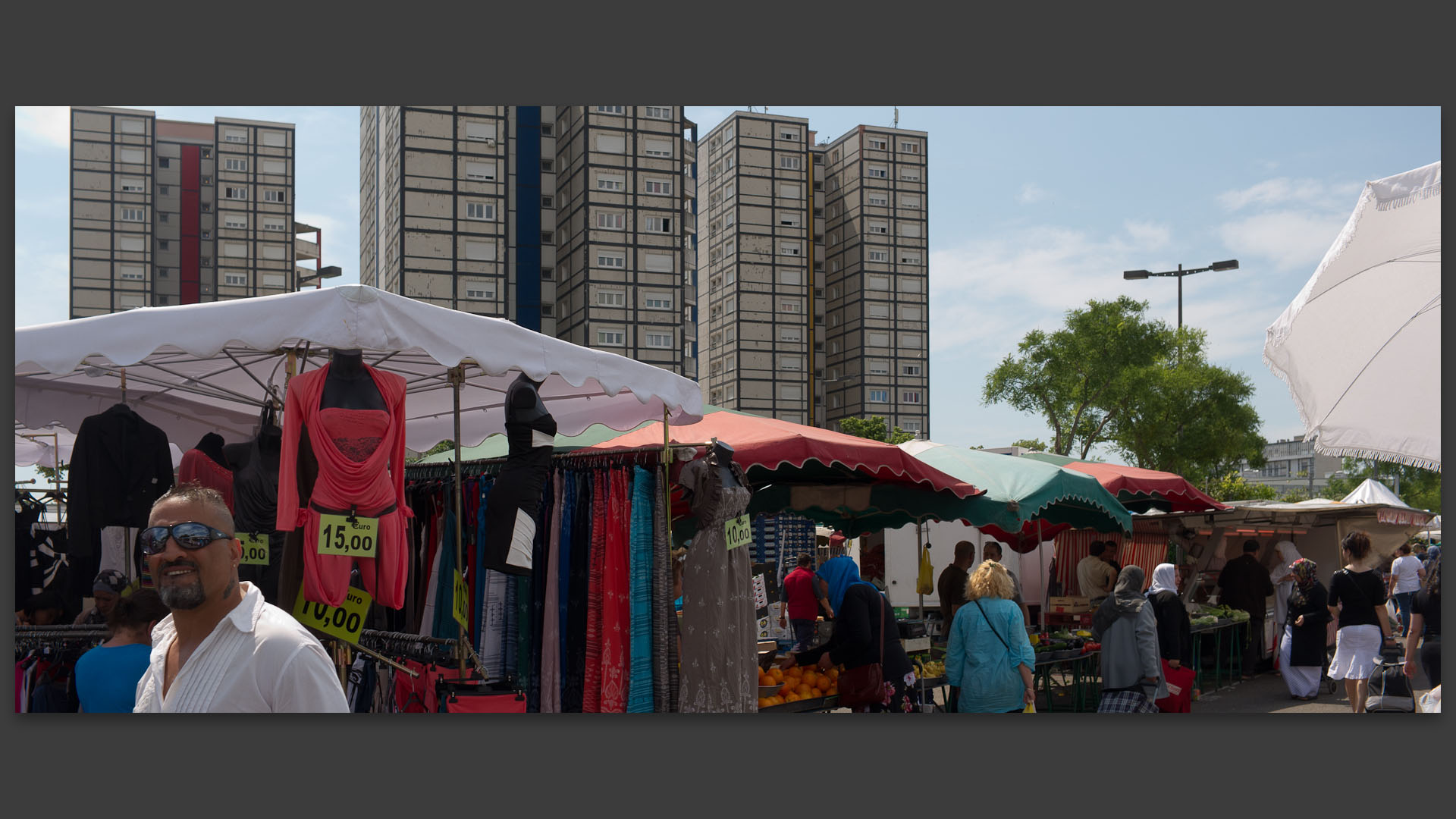 Au marché des Minguettes à Vénissieux.