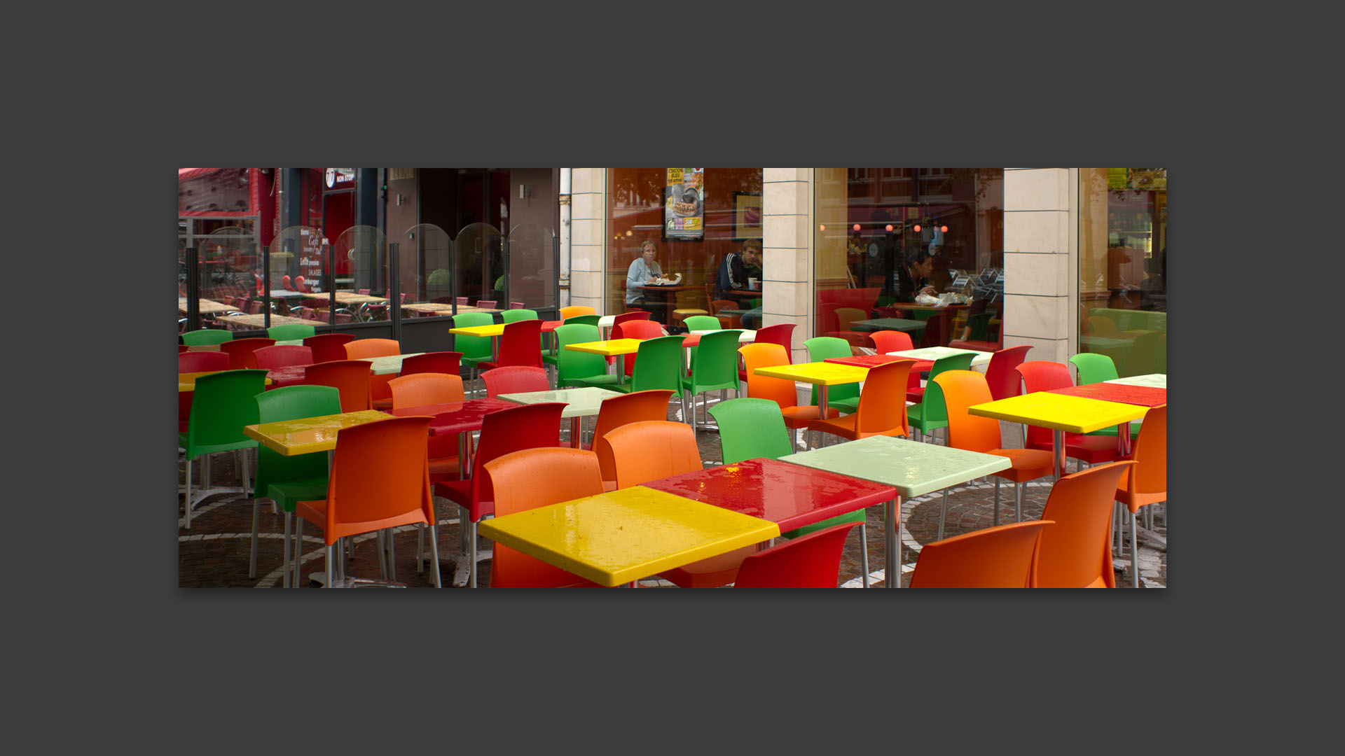 Terrasse vide, place de Béthune, à Lille.