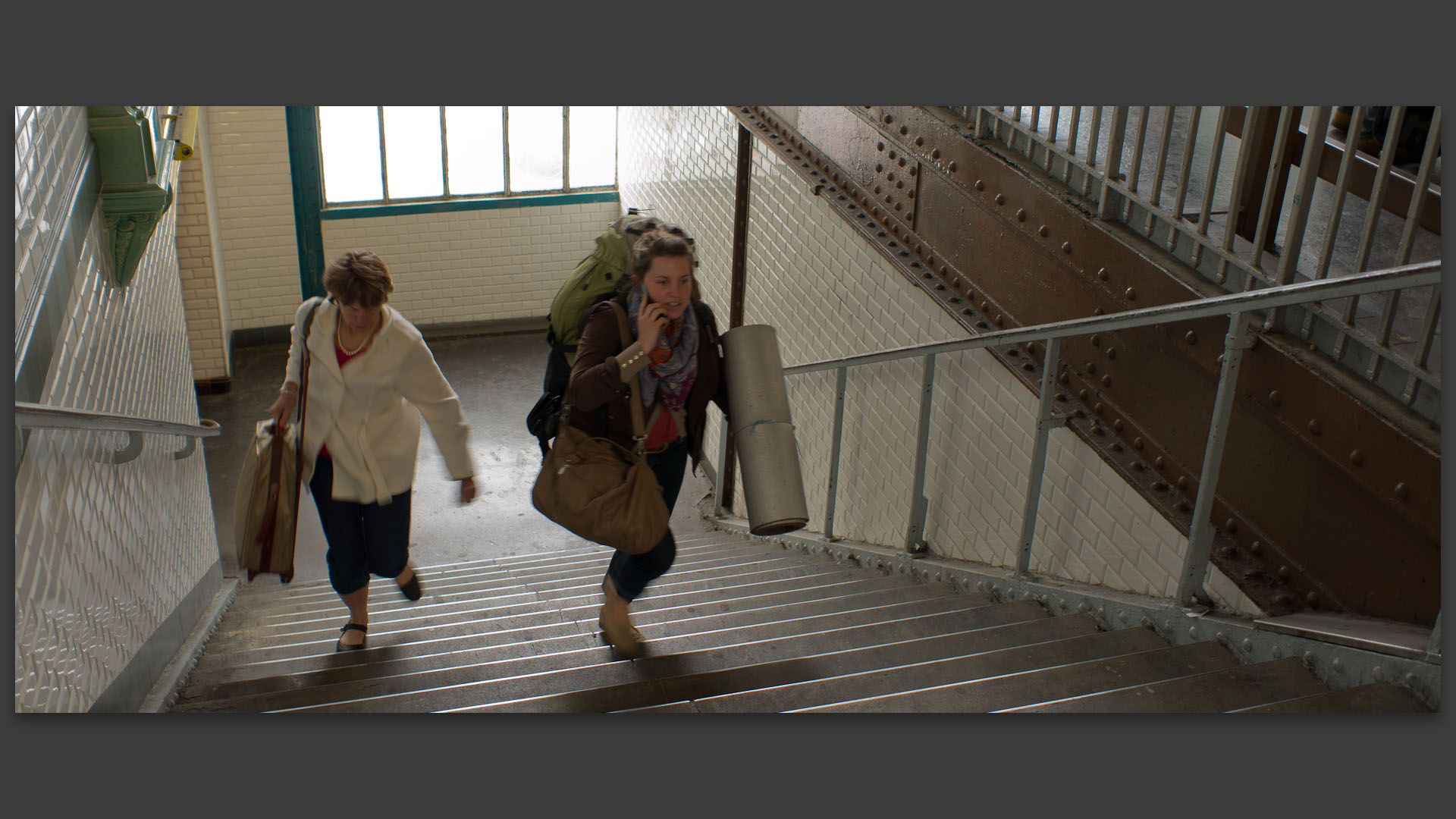 Dans les couloirs du métro, station Gare d'Austerlitz, à Paris.