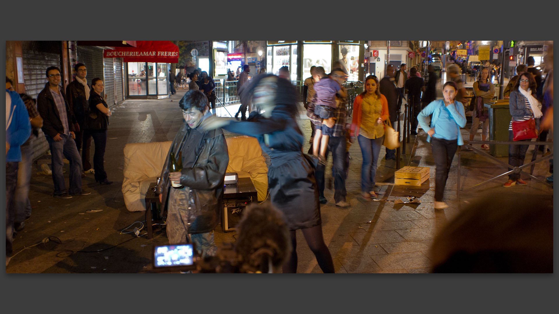 Fin de fête de la musique, rue Poulet, à Paris.