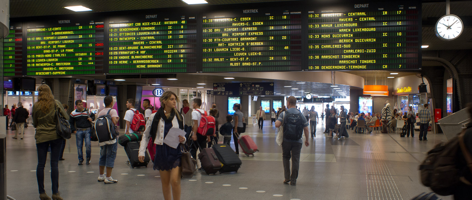 Dans la gare de Bruxelles midi.