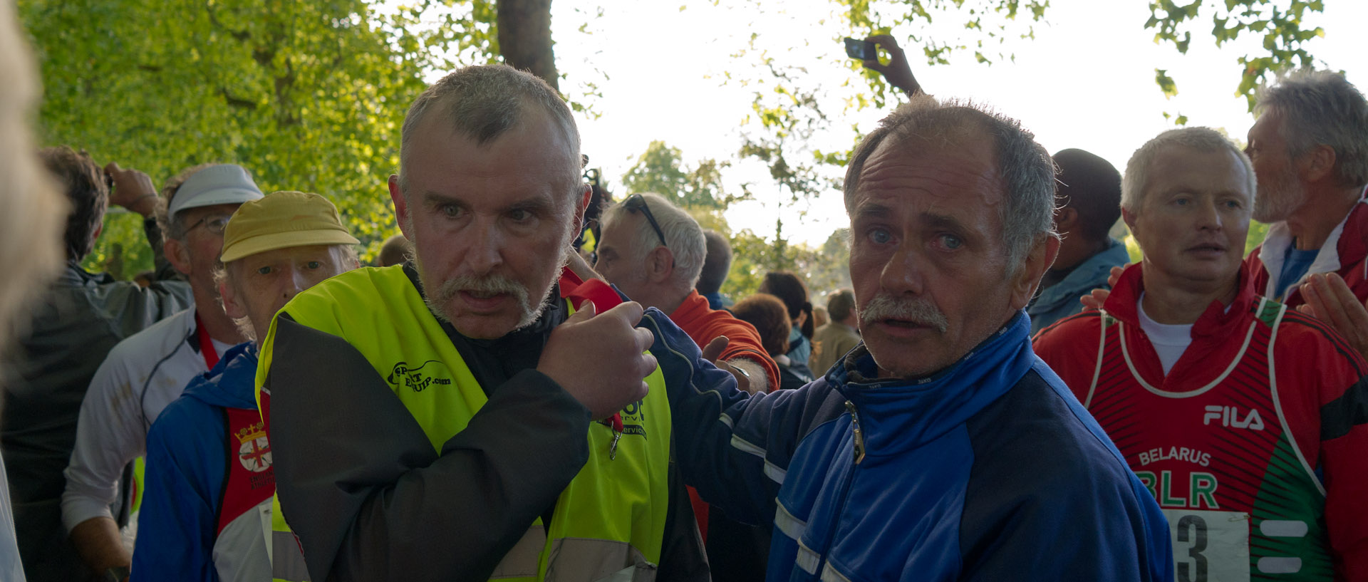 Une minute après l'arrivée des 28 heures de Roubaix à la marche, au parc Barbieux.