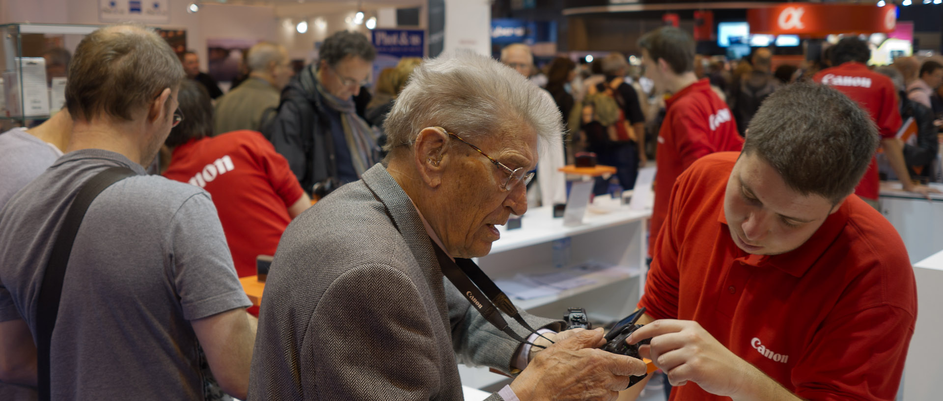 Au salon de la photo, porte de Versailles, à Paris.