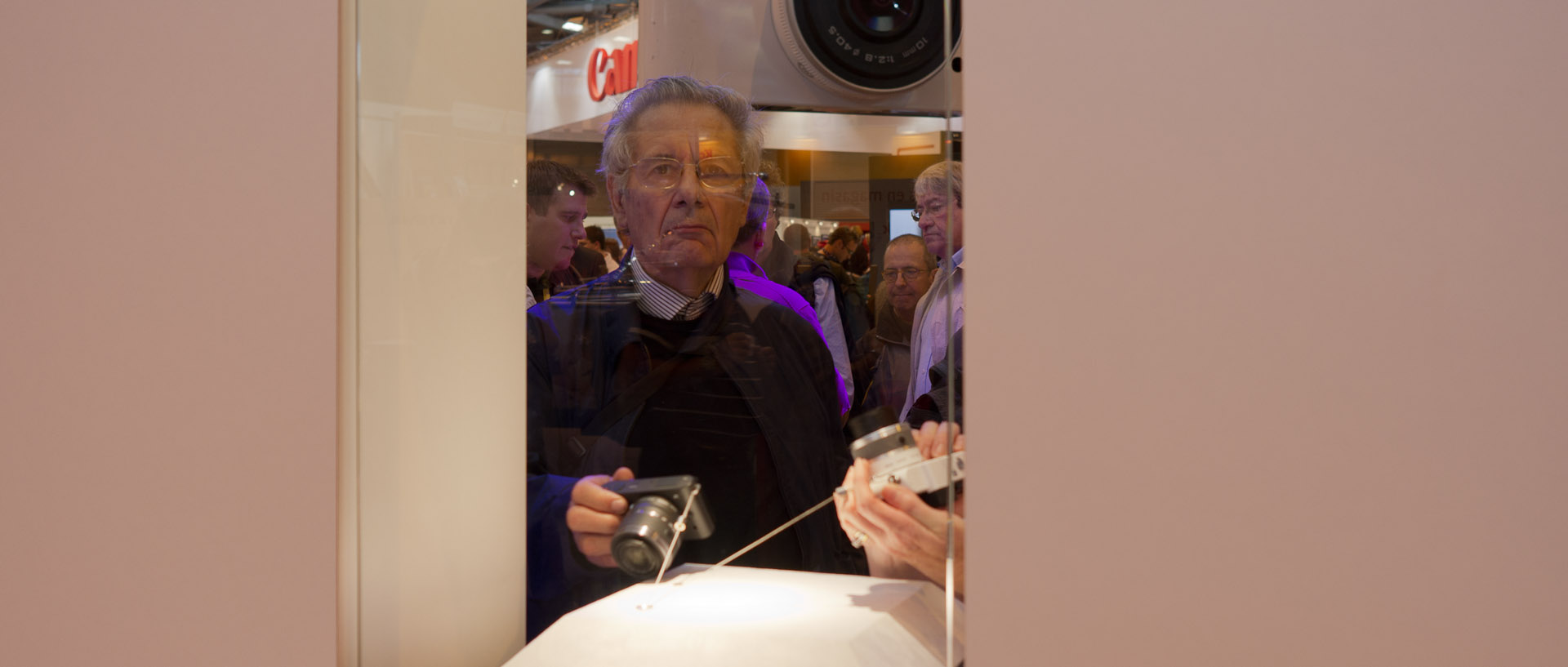 Au salon de la photo, porte de Versailles, à Paris.