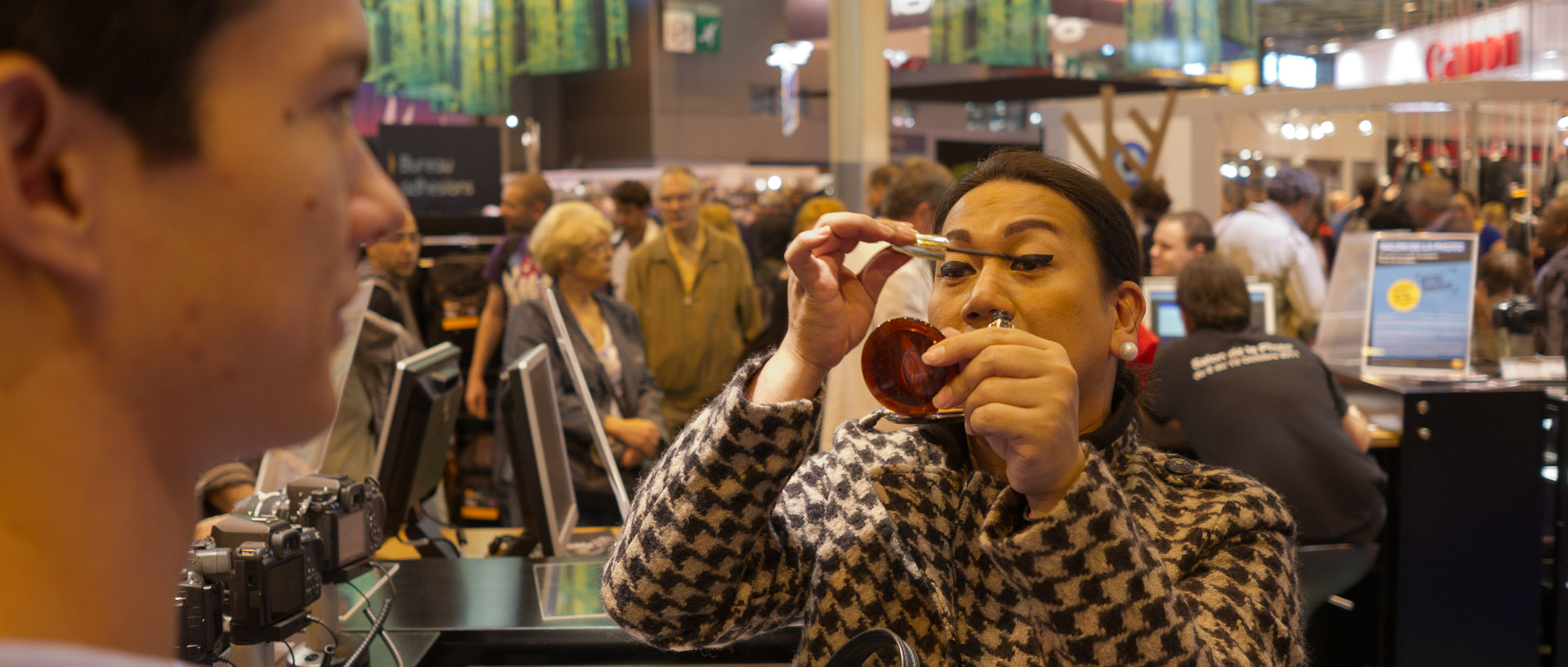 Au salon de la photo, porte de Versailles, à Paris.