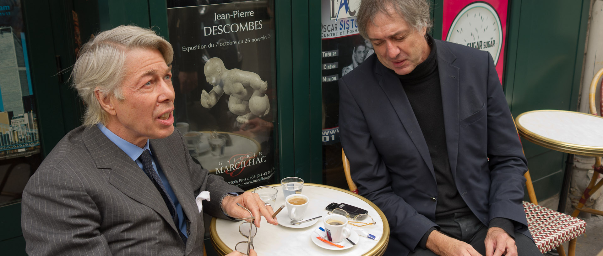 En terrasse, rue Grange Batelière, à Paris.