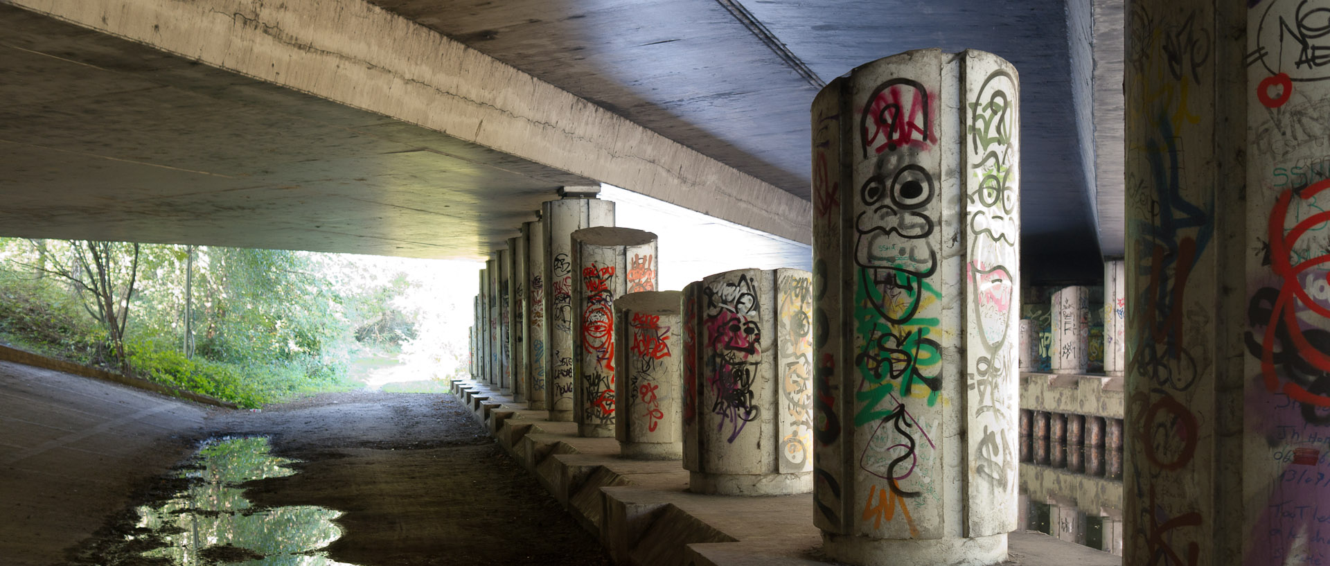 Art contemporain sur le canal de Roubaix, à Wasquehal.