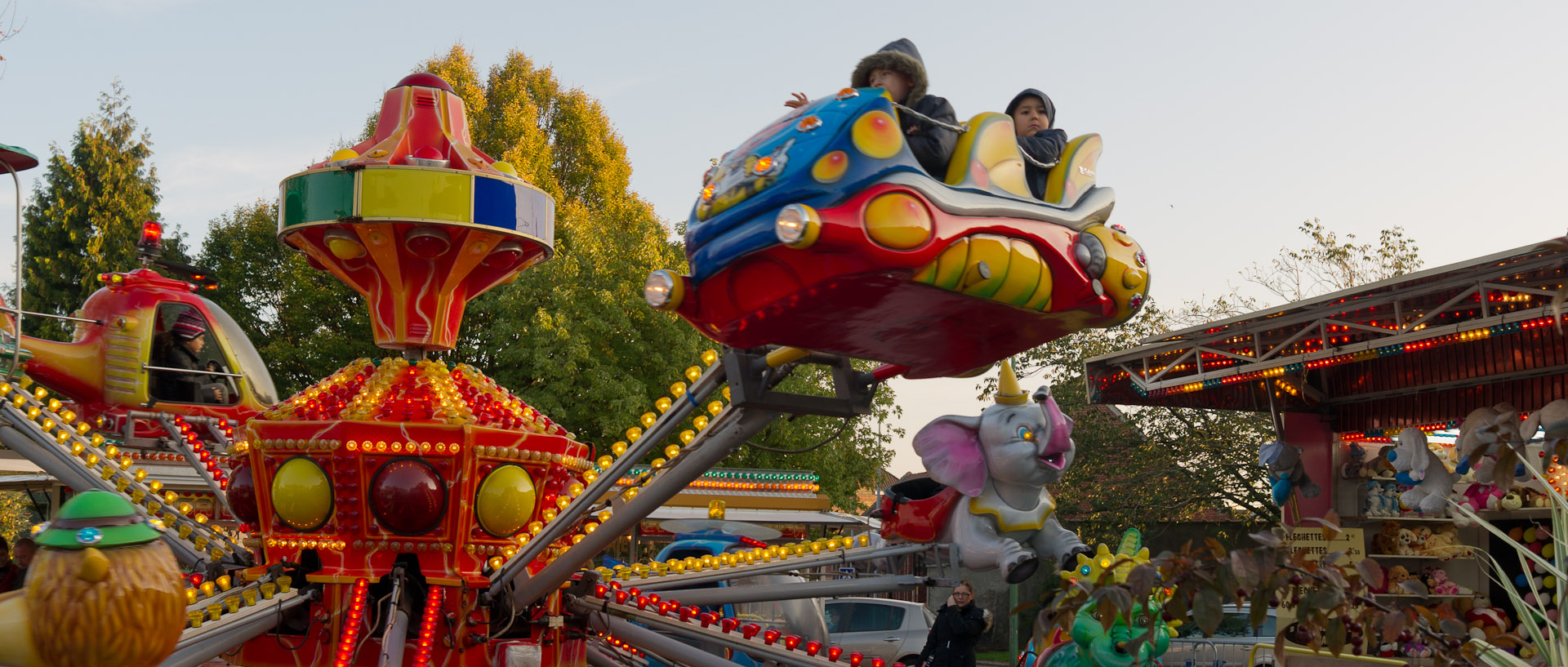 Fête foraine, place de la Croix rouge, à Tourcoing.