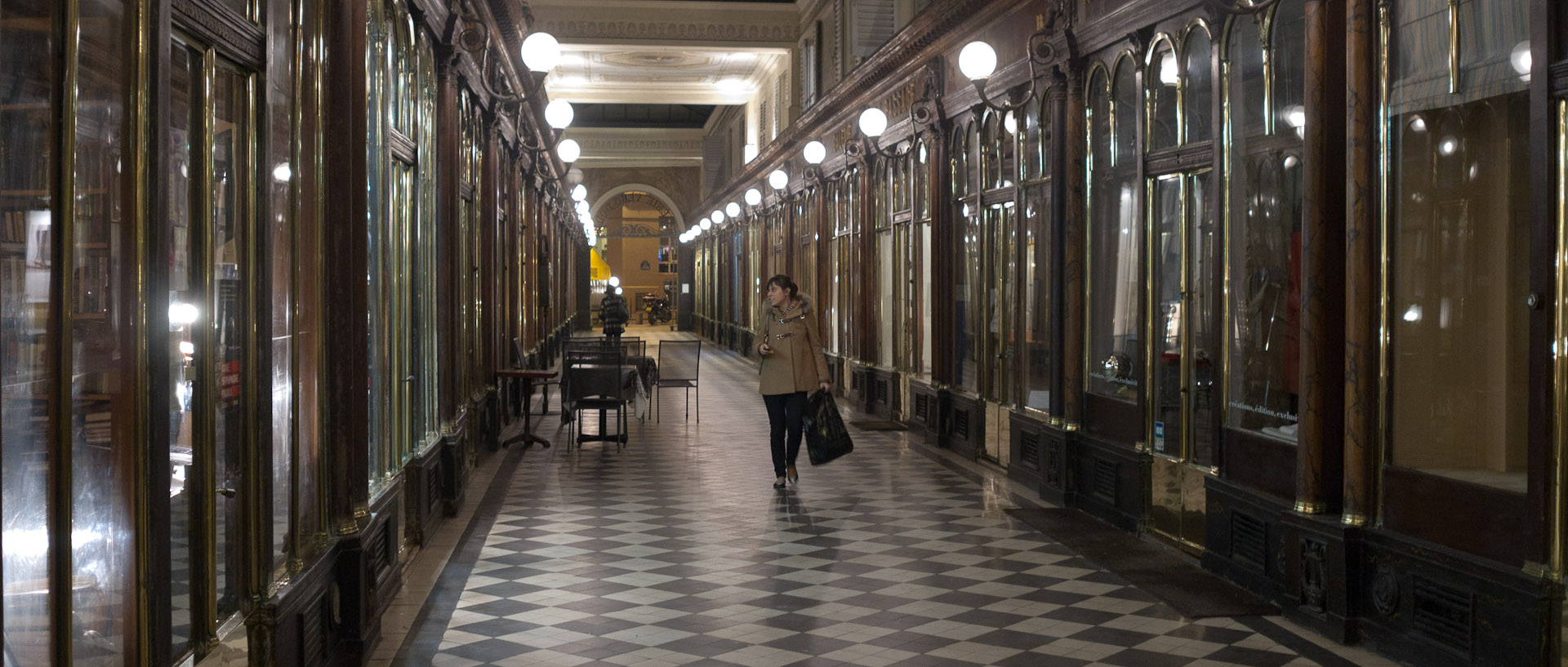 Galerie Vero-Dodat, à Paris.