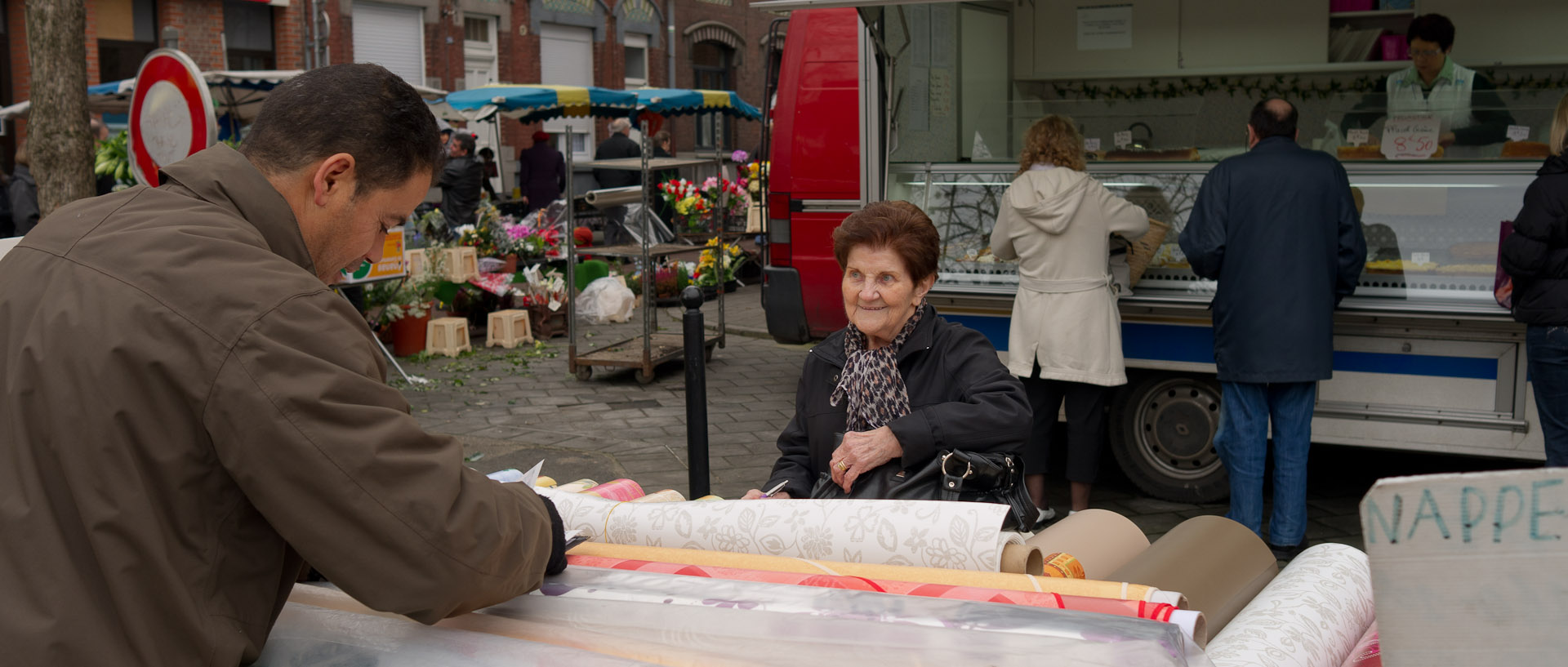 Au marché Saint-Pierre, place de la Liberté, à Croix.