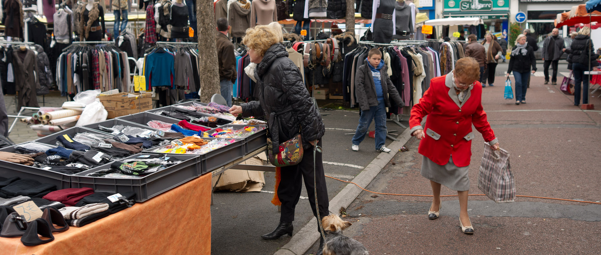 Au marché Saint-Pierre, place de la Liberté, à Croix.