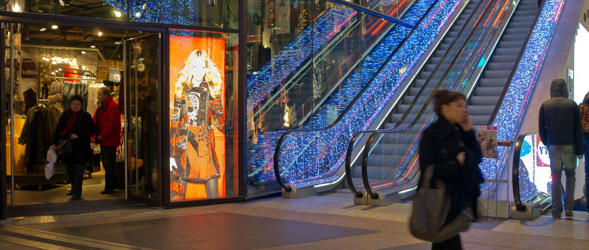 L'entrée des Galeries Lafayette, rue de Béthune, à Lille.