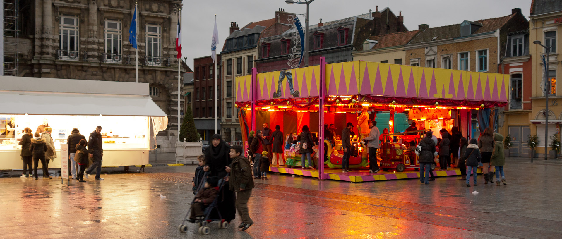 Manège, Grand place, à Roubaix.