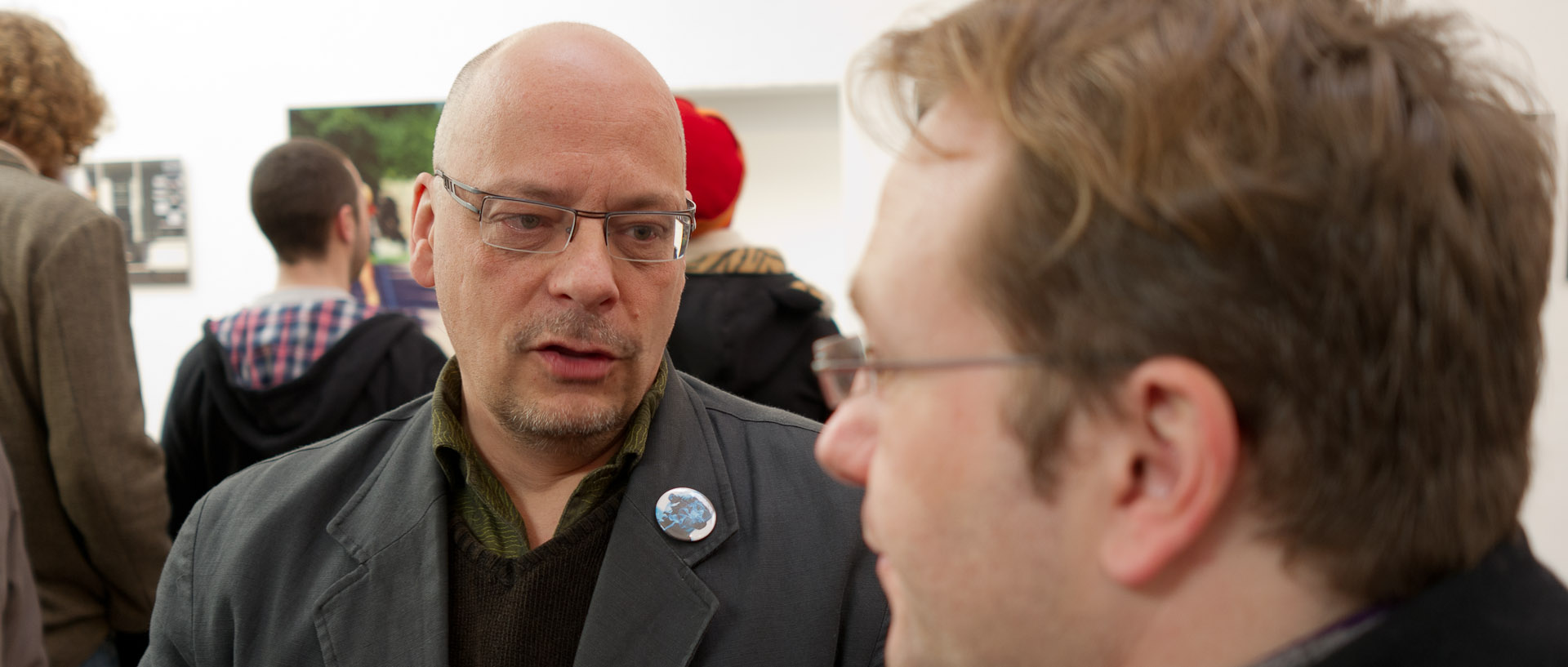 Eric Le Brun au vernissage de son exposition de photos, au centre d'arts plastiques et visuels, rue des Sarrazins, à Lille.