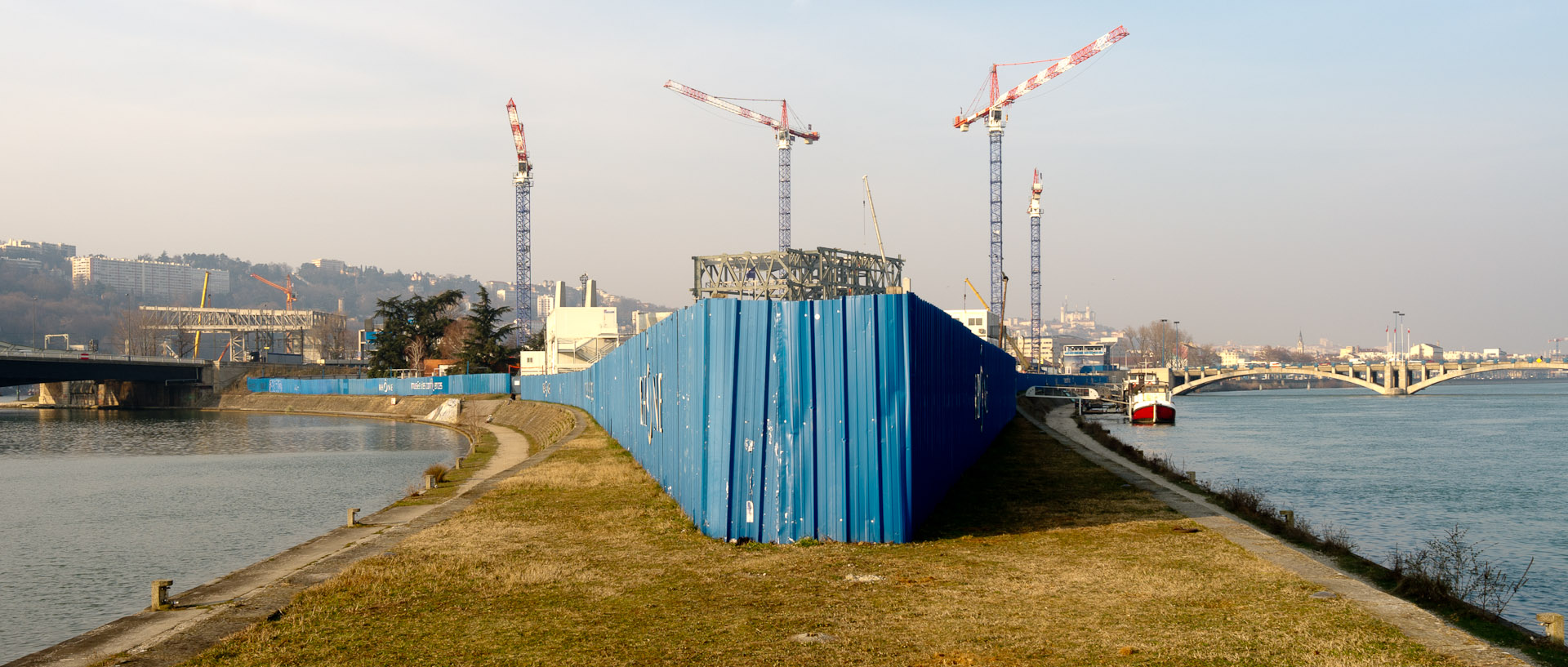 Le chantier du musée des Confluences, à la confluence du Rhône et de la Saône, au bout de la presqu'île de Lyon.