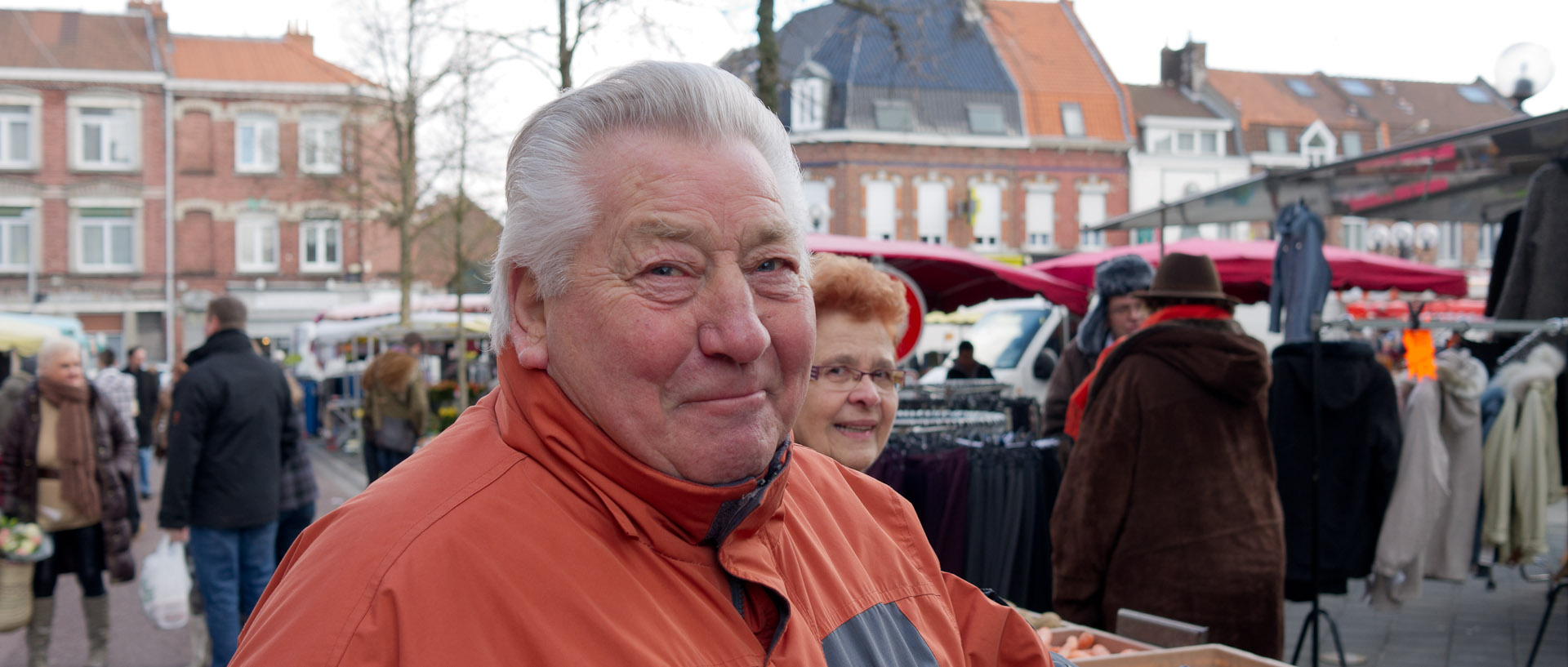 Retraité, marché Saint-Pierre, place de la Liberté, à Croix.