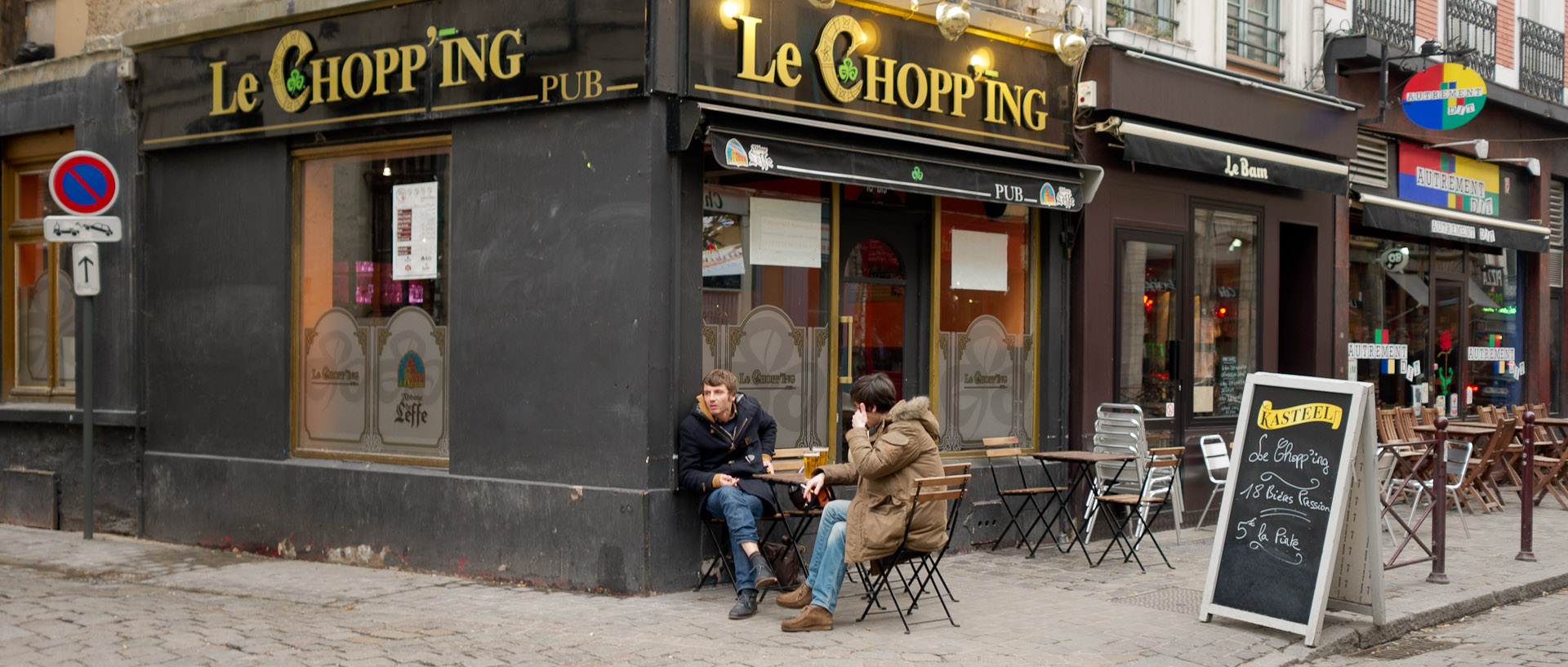 En terrasse, rue Royale, à Lille.