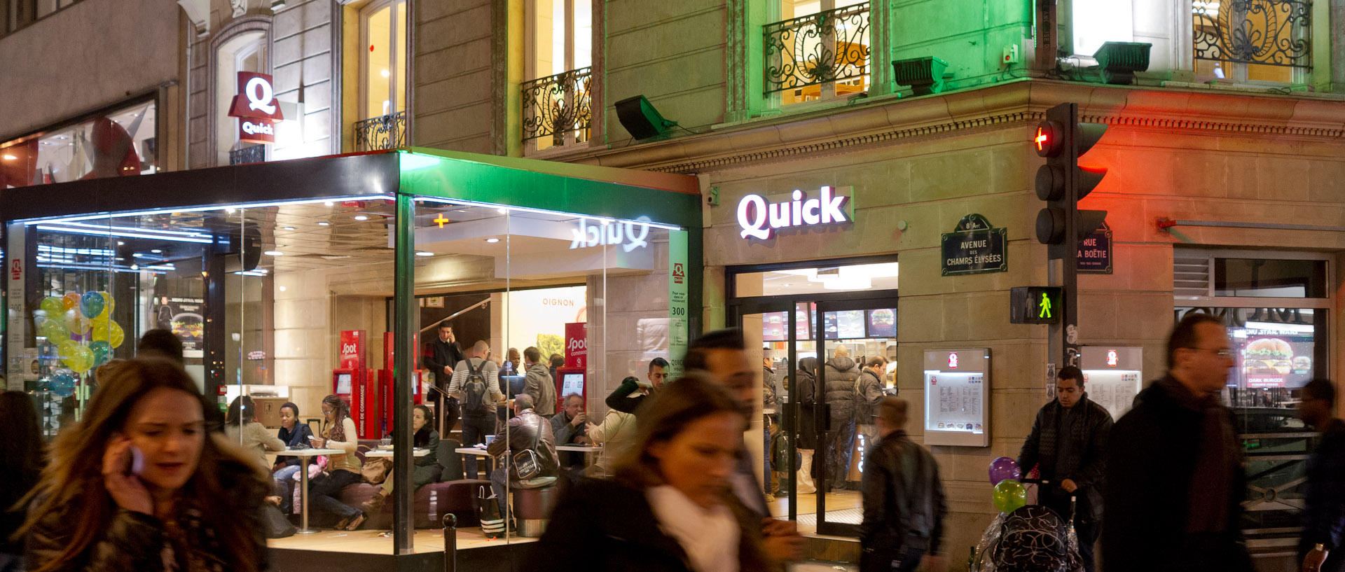 Fast food Quick, avenue des Champs Elysées, à Paris.