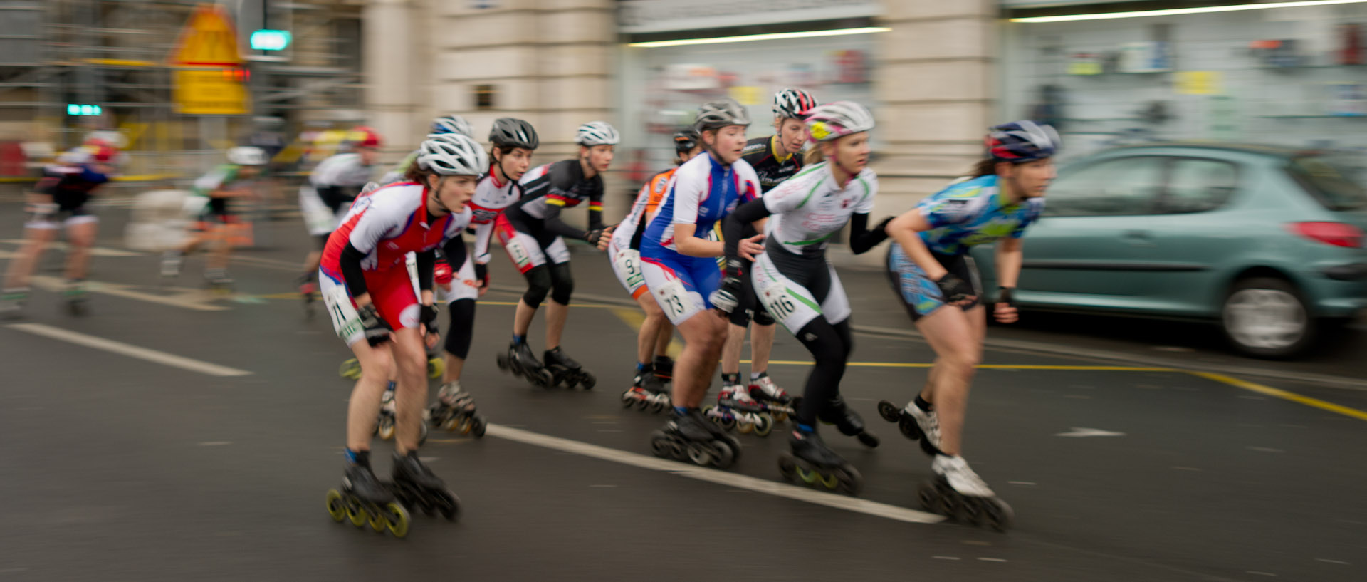 En pleine course pendant le Chti roller, place de la République, à Lille.