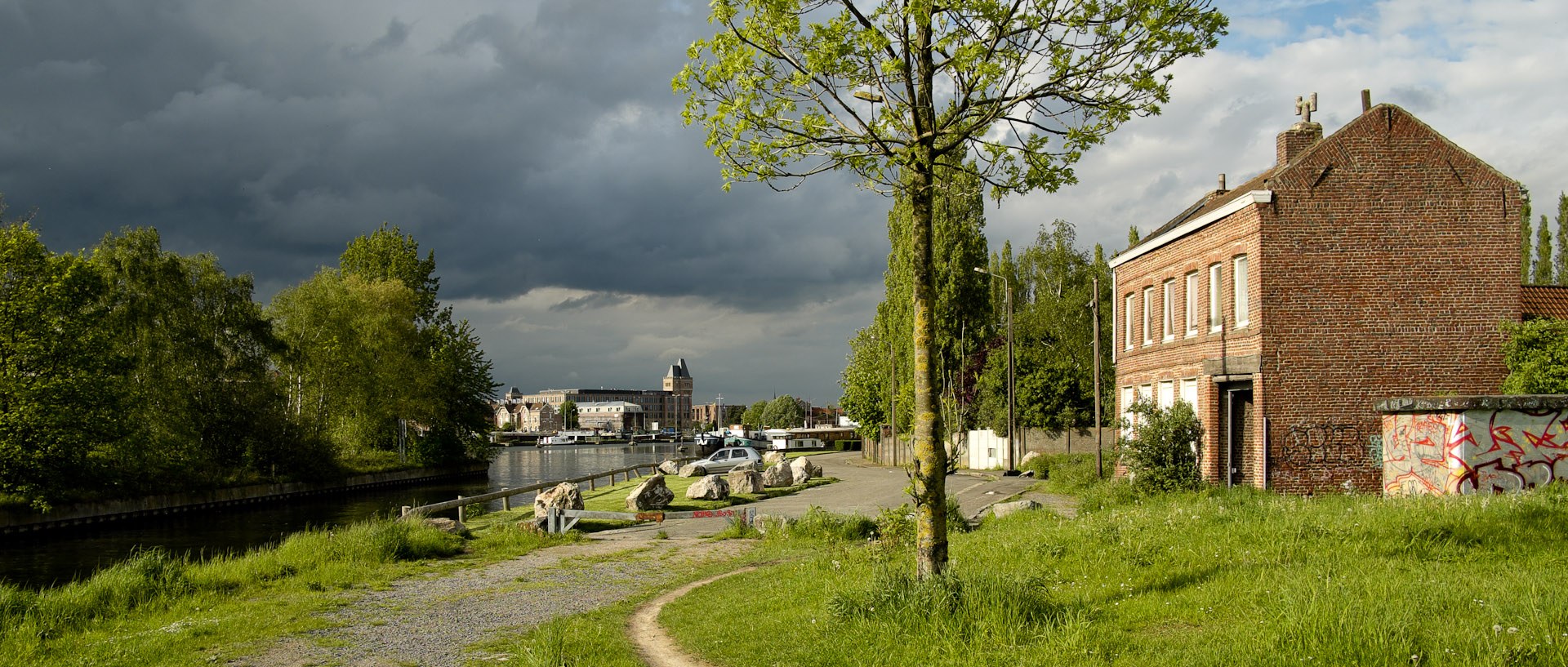 Les rives de la Haute Deûle, à Lille Lomme.