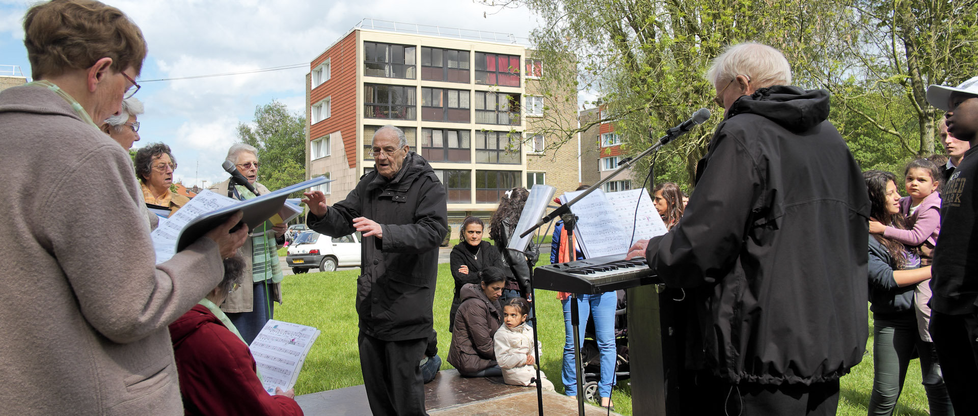 Chorale pendant la fête du quartier des Hauts Champs, à Roubaix.