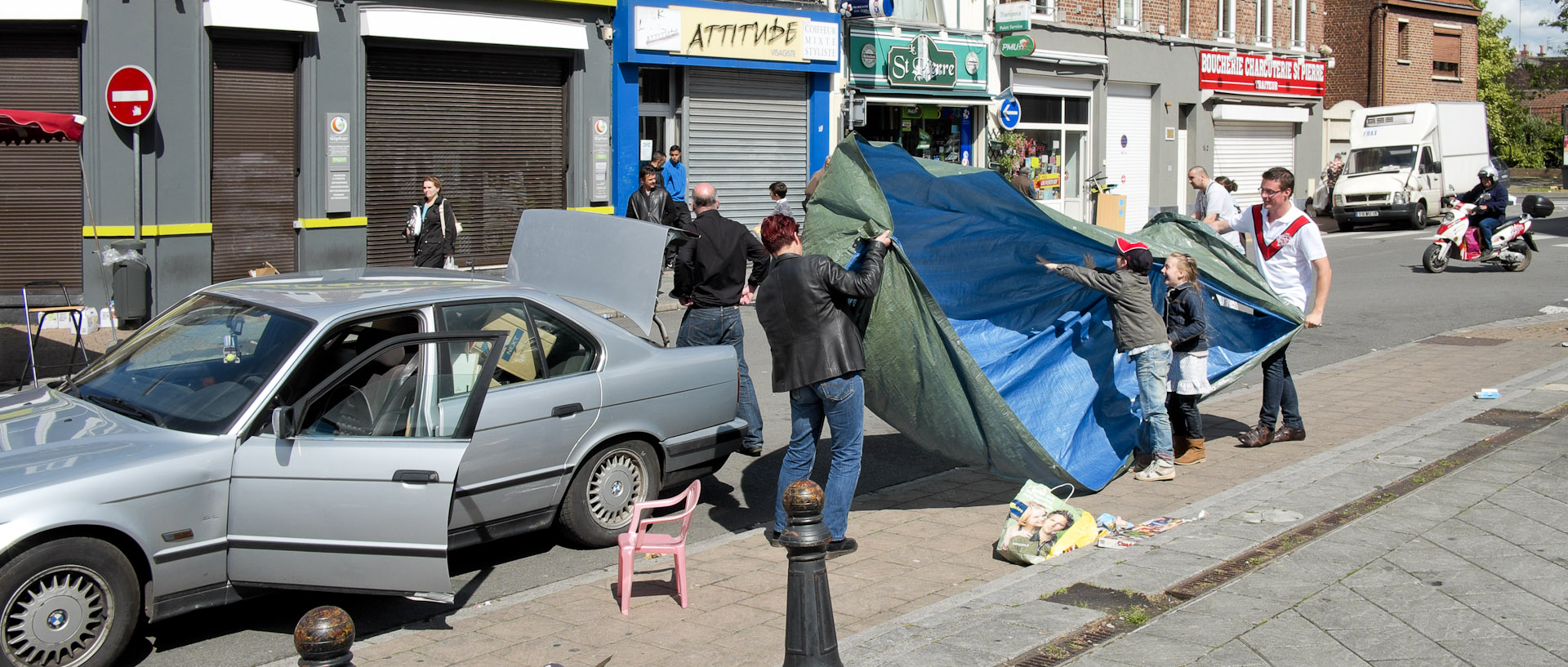 Fin de braderie, place de la Liberté, à Croix.