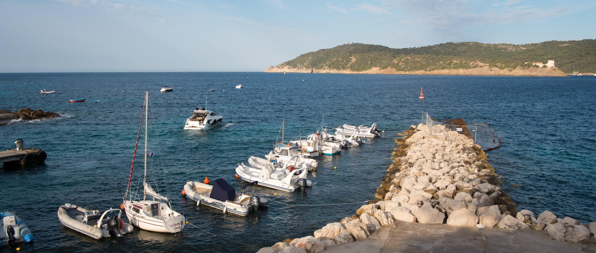 Le port de l'Aygade, à l'île du Levant.