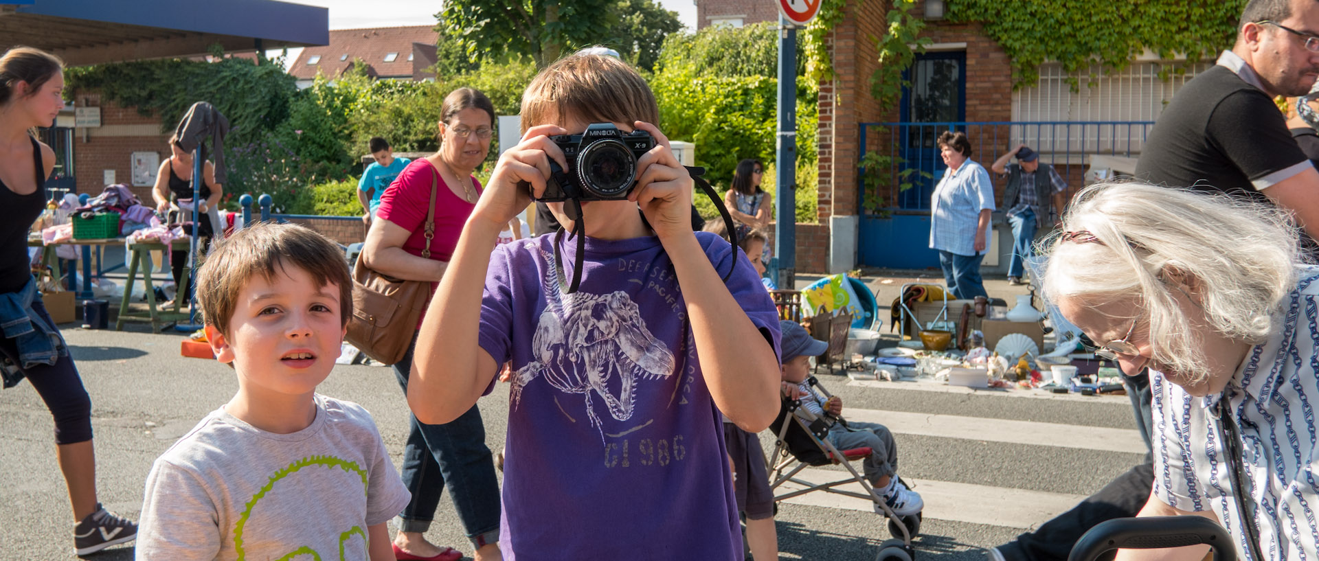 Braderie, rue Jean-Jaurès, Croix.