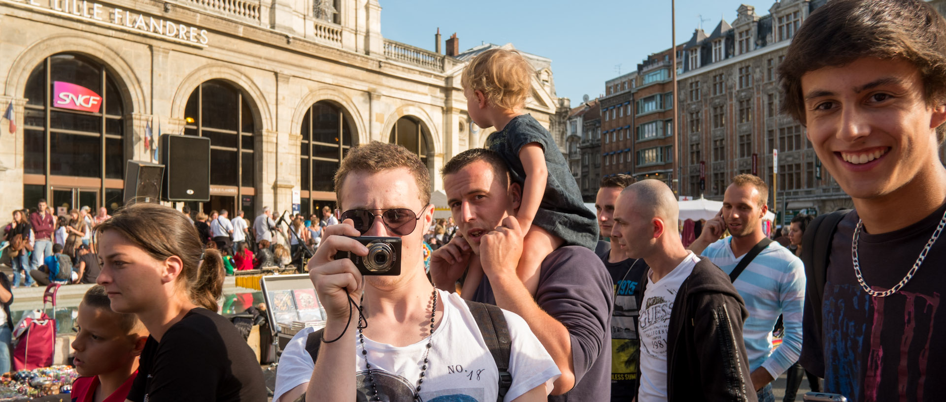 La braderie de Lille, place de la Gare.