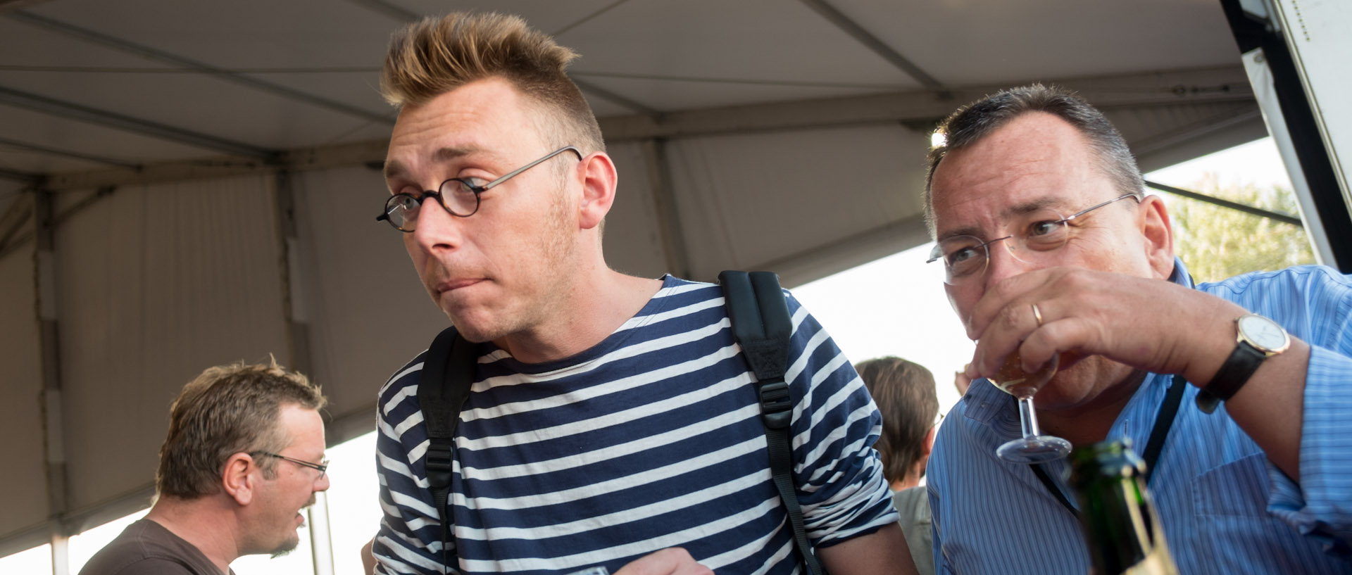 Au stand du journal la Terre, à la fête de l'Humanité, à La Courneuve.