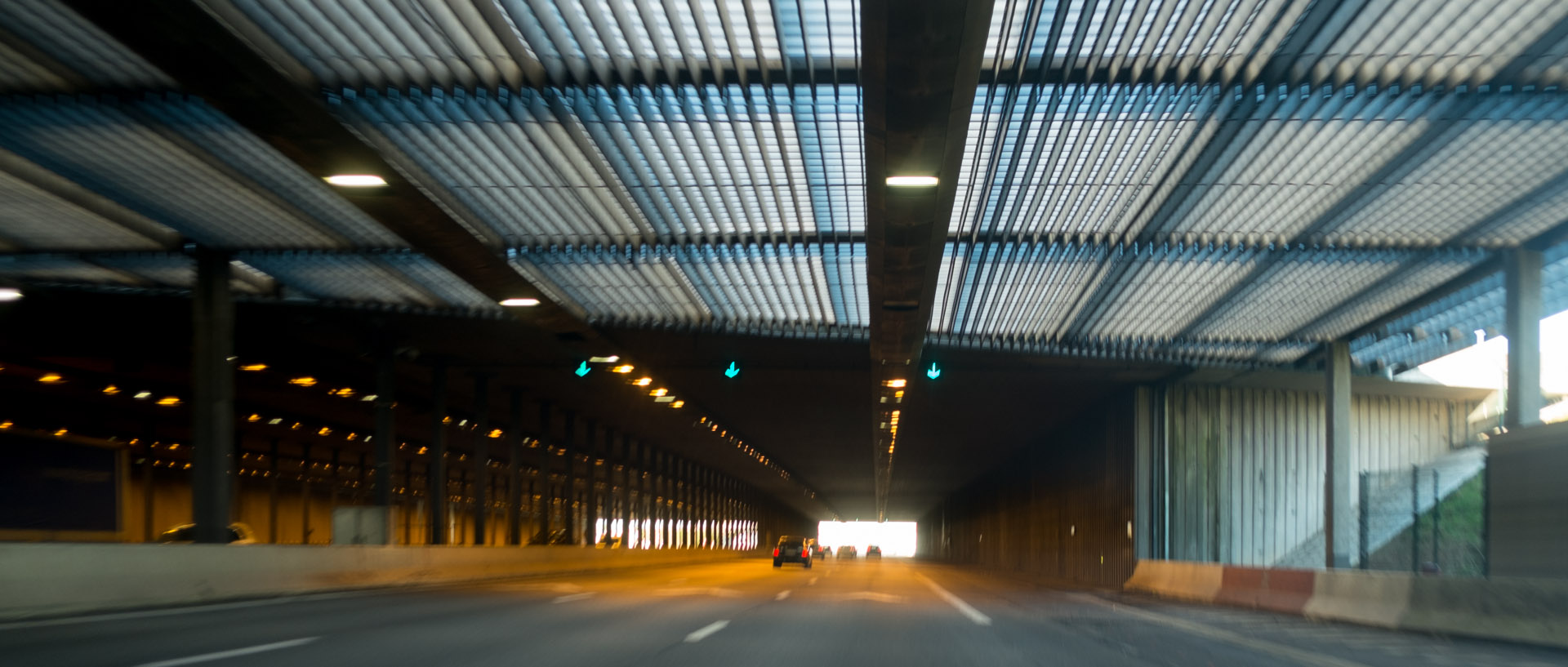 Tunnel sous l'aéroport Charles-de-Gaulle, sur l'autoroute A1.