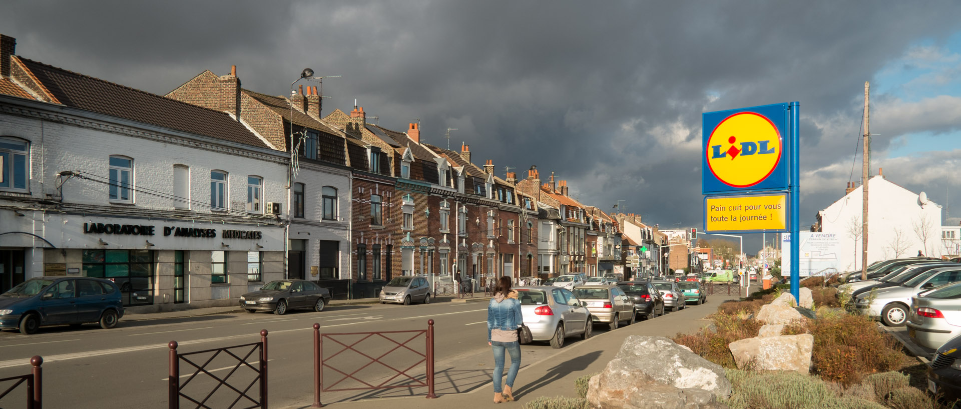 Nuages sur le rue Clémenceau, à Wattignies.