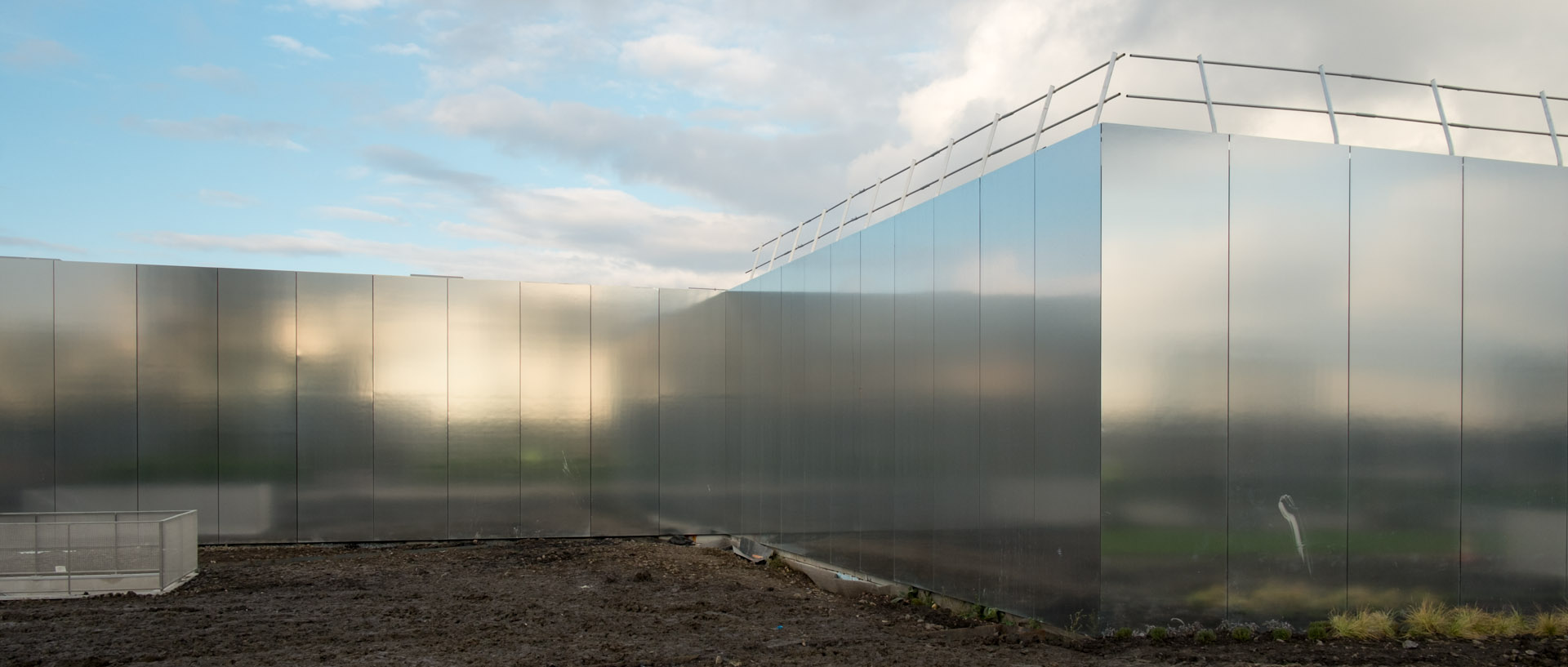 Le Louvre Lens sort de terre.