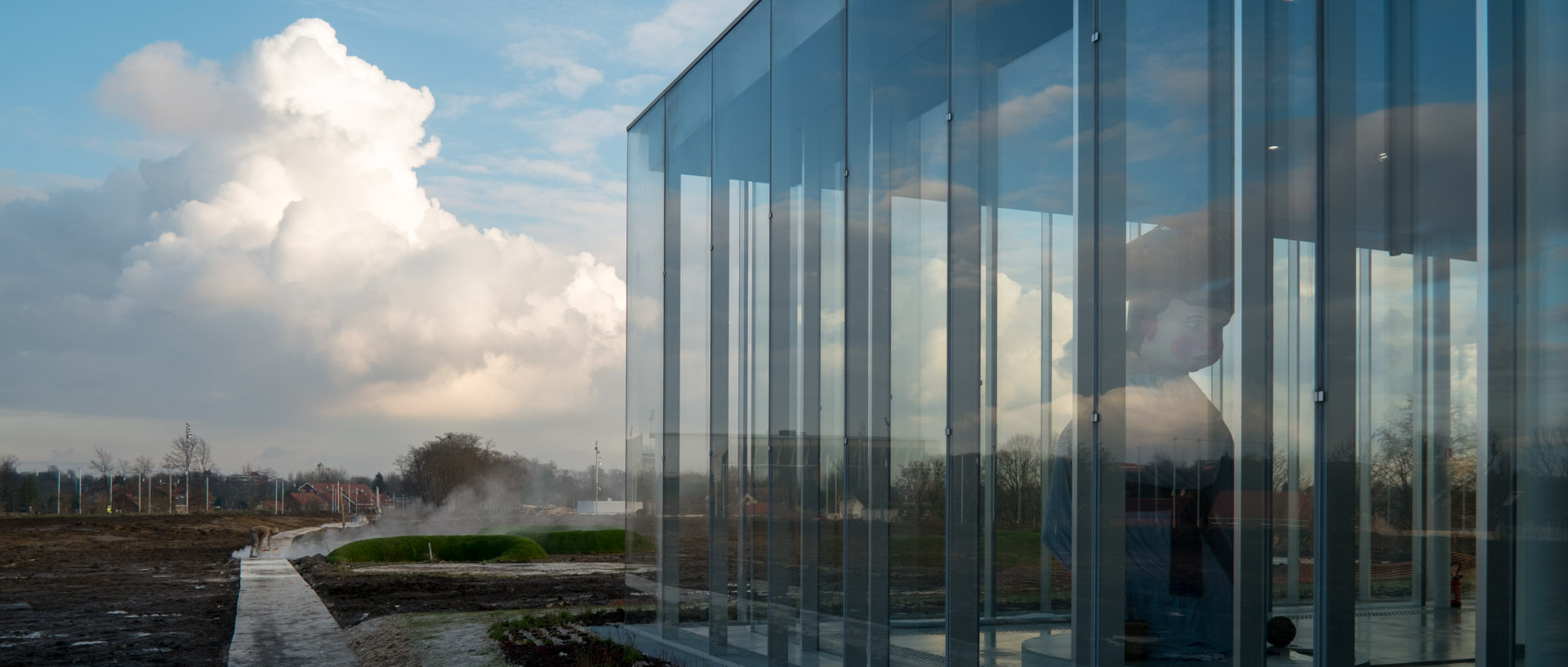 Le Louvre Lens sort de terre.