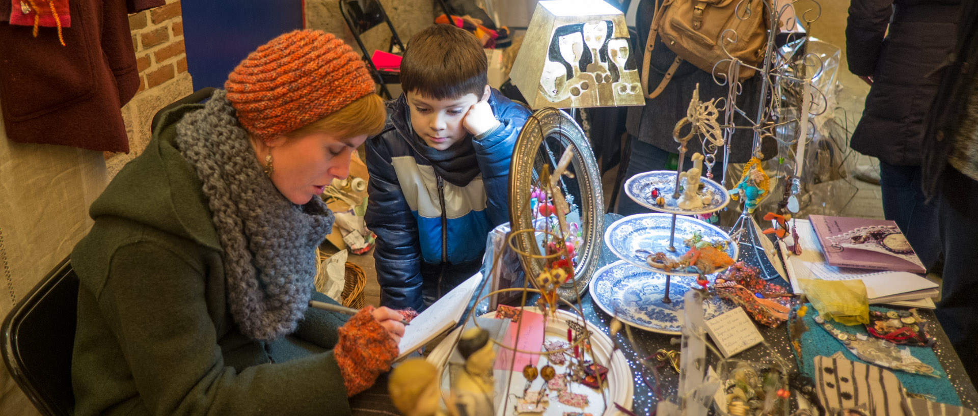 Marché de Noël à la Halle aux sucres dans le Vieux Lille.