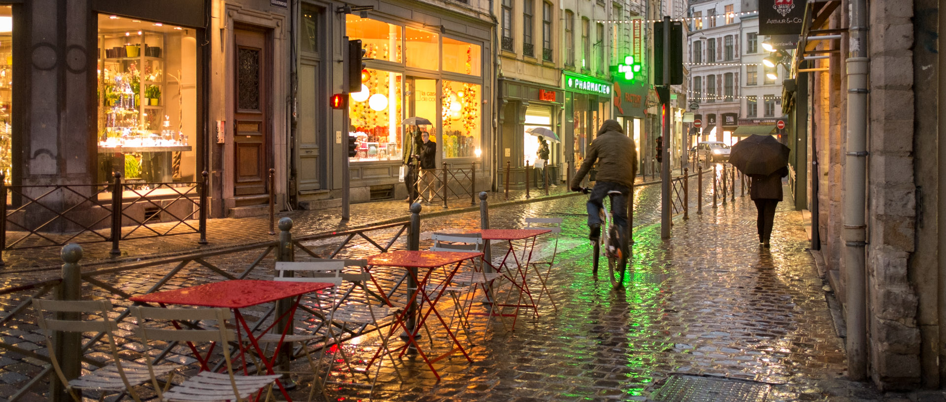 Averse, rue Esquermoise, à Lille.