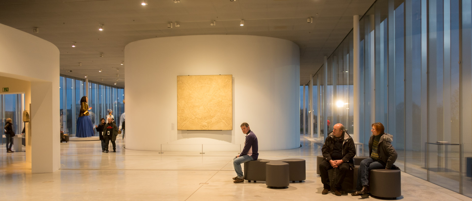 La galerie du temps du Louvre Lens.