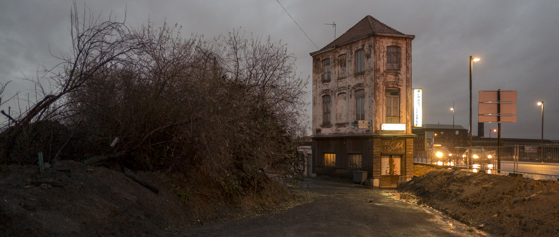 Le café Salah, dans la friche industrielle de la Zone de l'Union, à Roubaix.