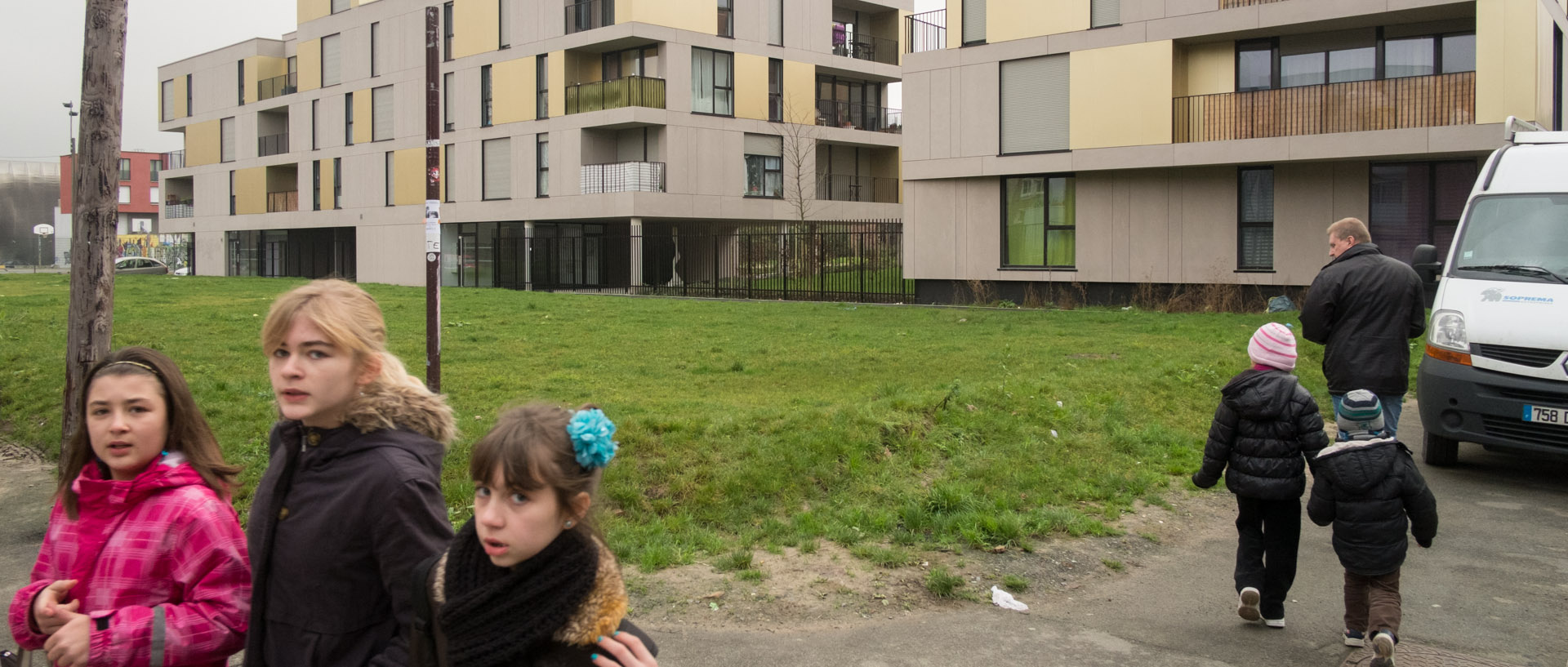 Enfants, rue Paul-Lafargue, à Wazemmes, Lille.