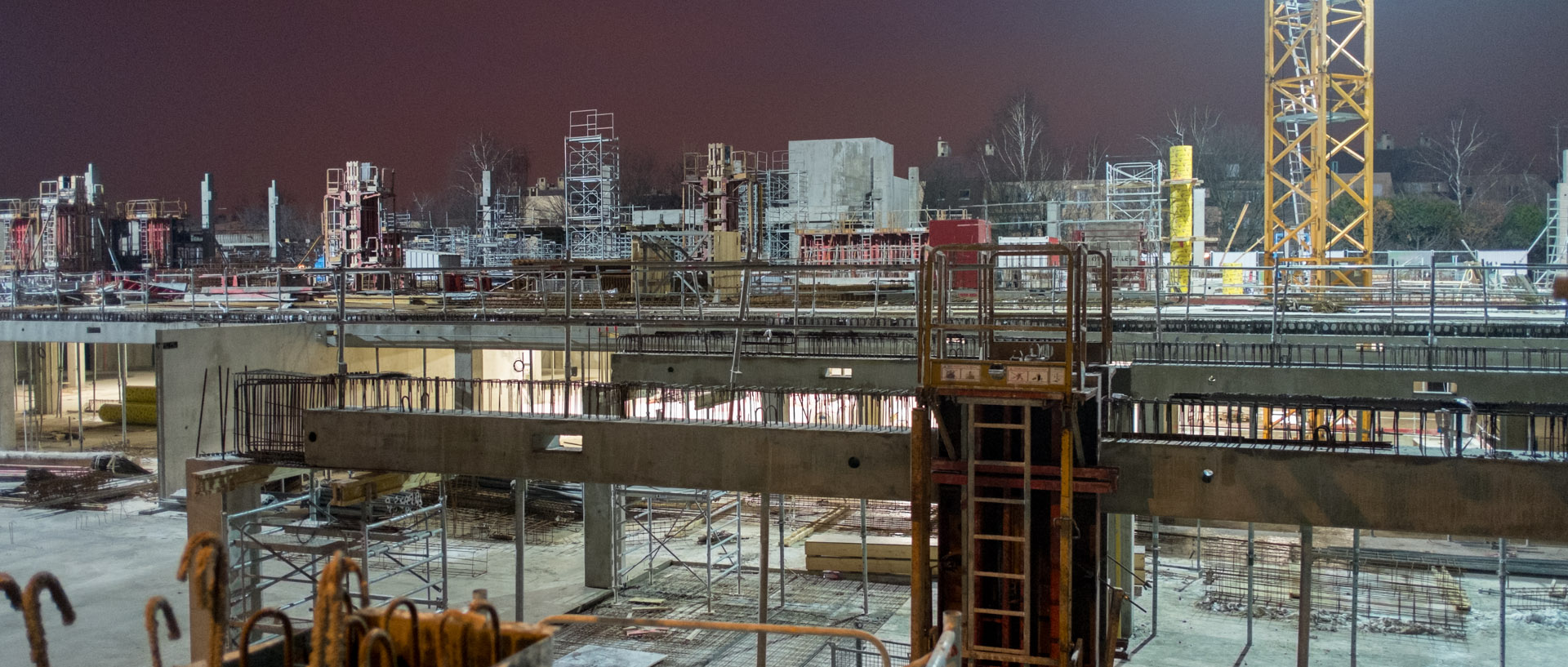 Le chantier de reconstruction du centre Leclerc, à Nanterre.